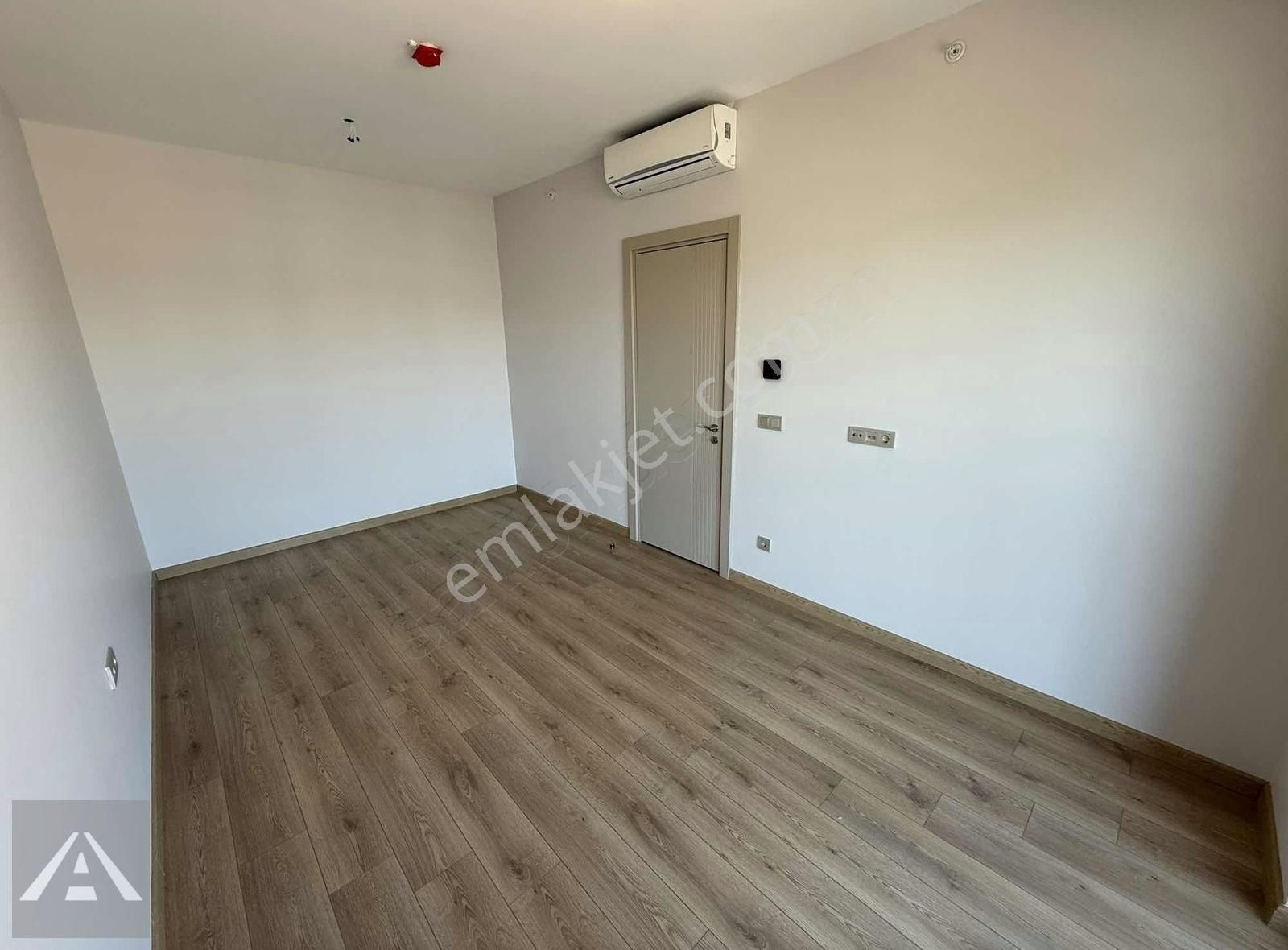 Nidaparkta 13. Katta Deniz Manzaralı Geniş Balkonlu Boş 2+1 - Görsel 19