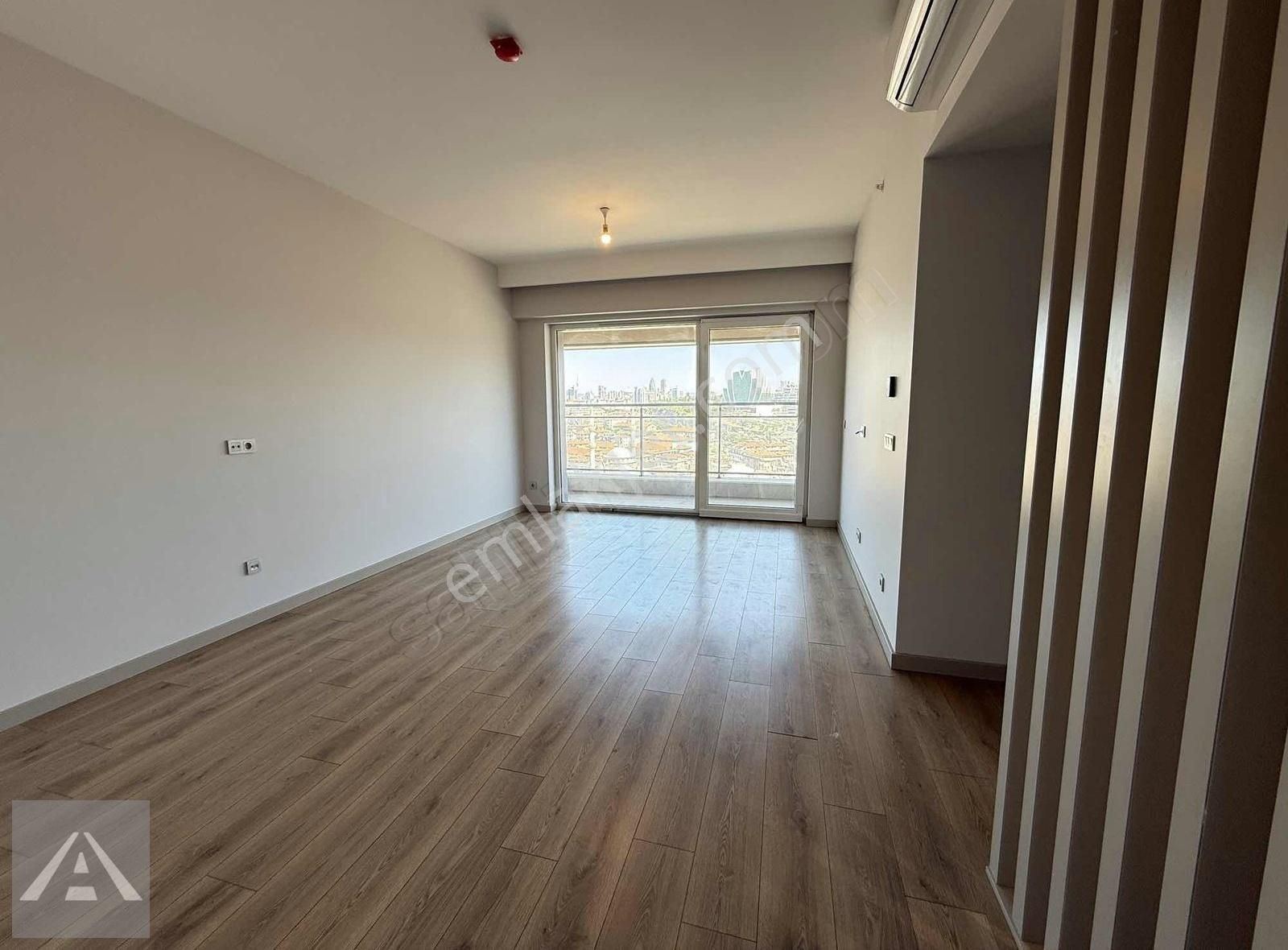 Nidaparkta 13. Katta Deniz Manzaralı Geniş Balkonlu Boş 2+1 - Görsel 33