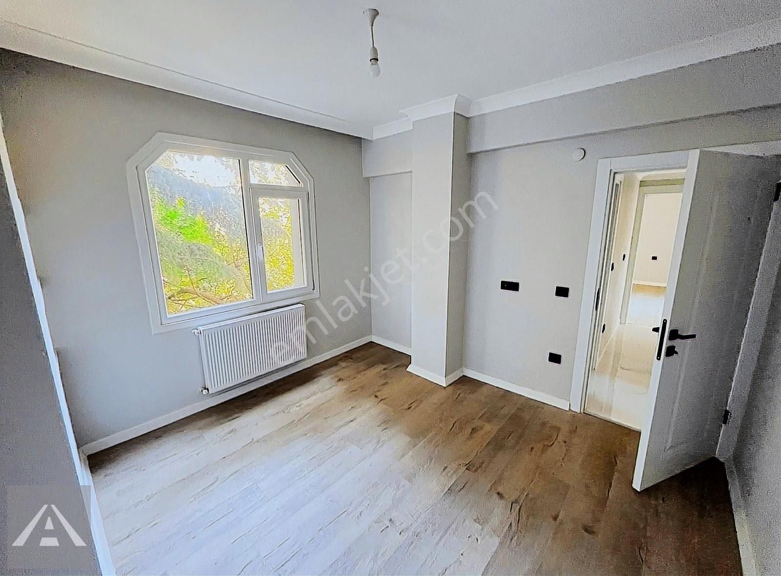 Maltepe Altıntepe'de Minibüs Yolu Altında Arakat 3+1 Daire - Görsel 2