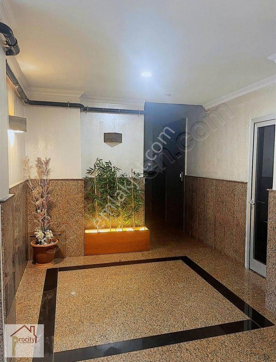 Procıty'den Butik Havuzlu Site De 2+1 80m2 Daire