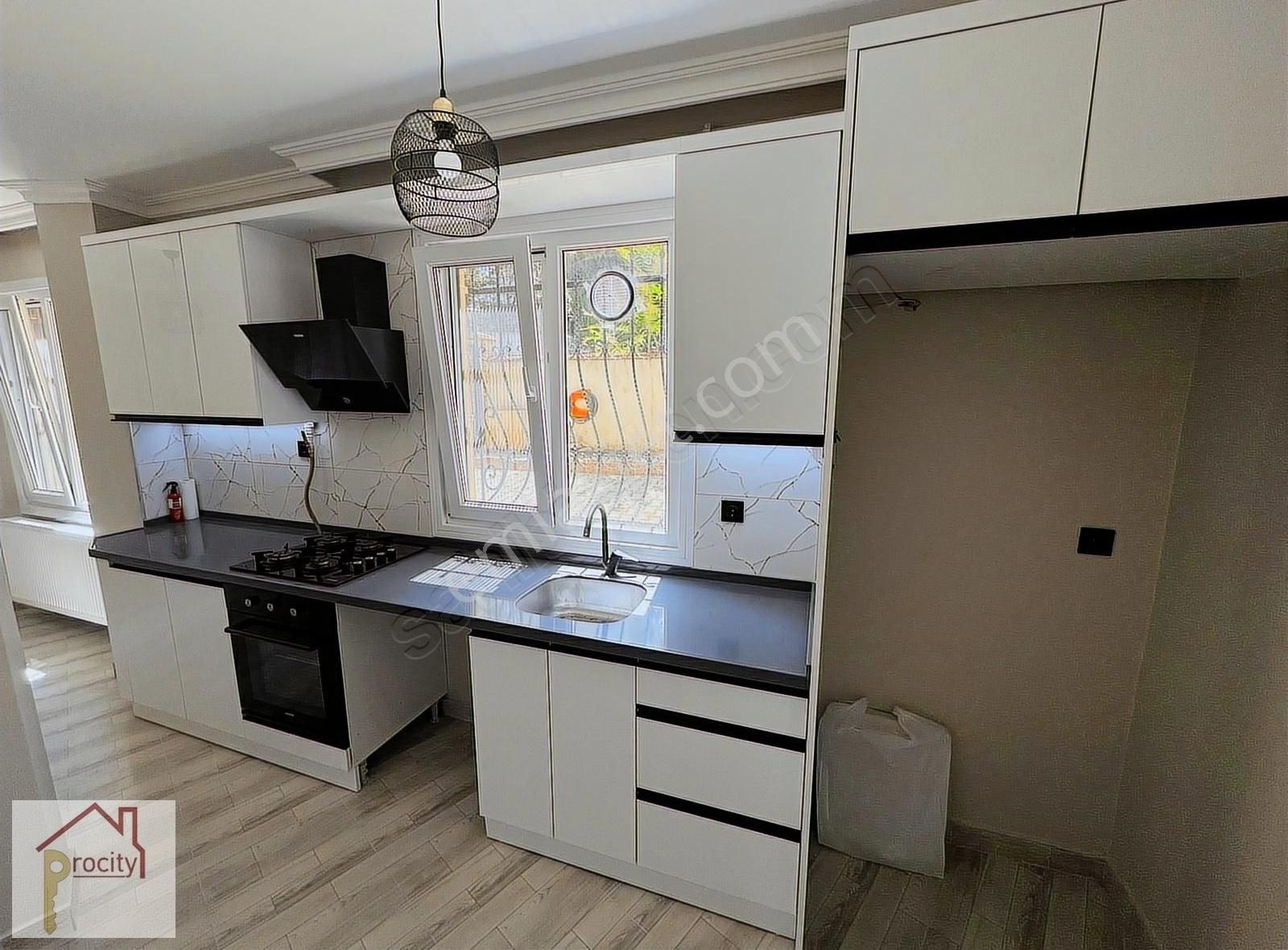 Procıty'den İçi Komple Yenilenmiş 1+1 40m2 Daire..