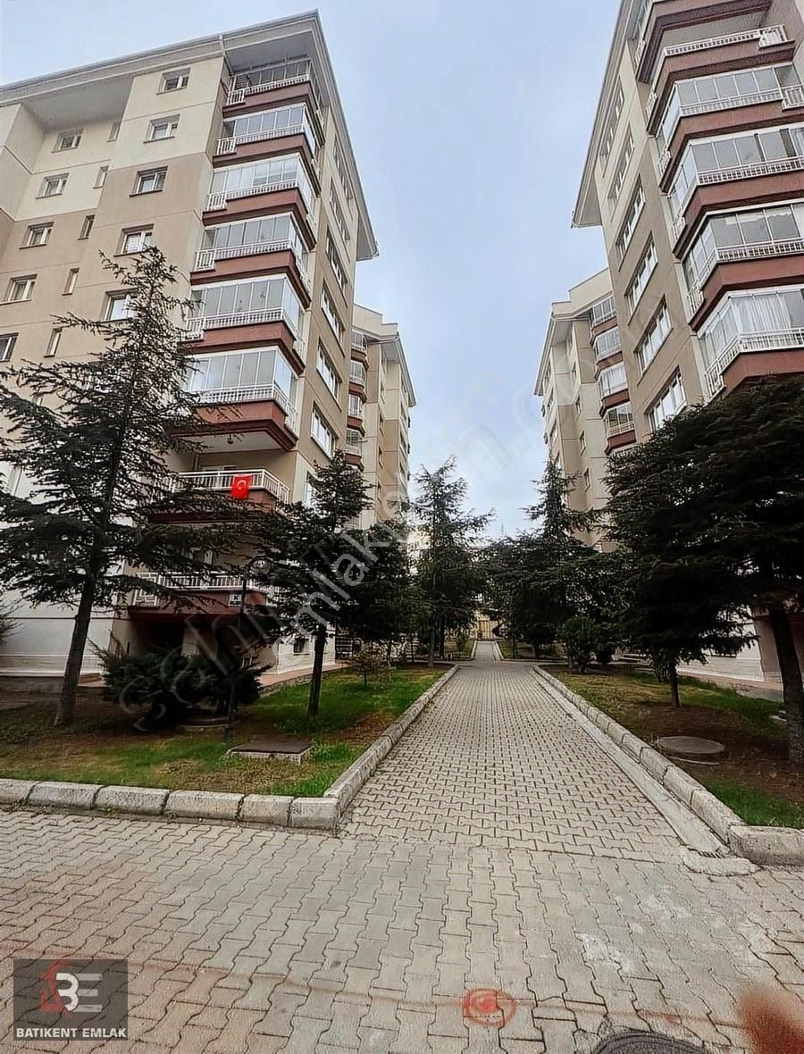 Batıkent Emlak'tan Batı Sitesi Mah Asansörlü 3+1 Ara Kat