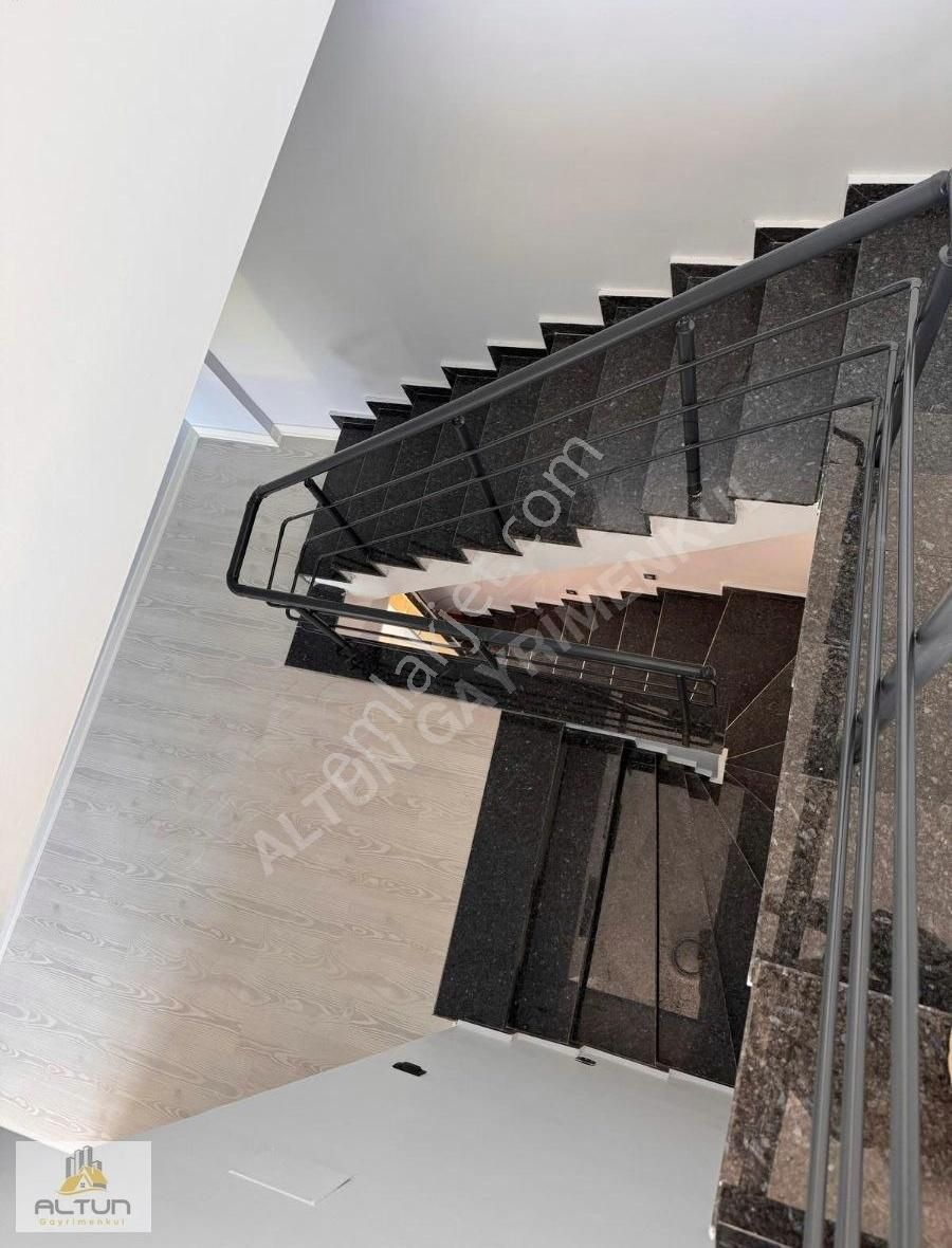 Yeni Foça Genceli'de Satılık Villa
