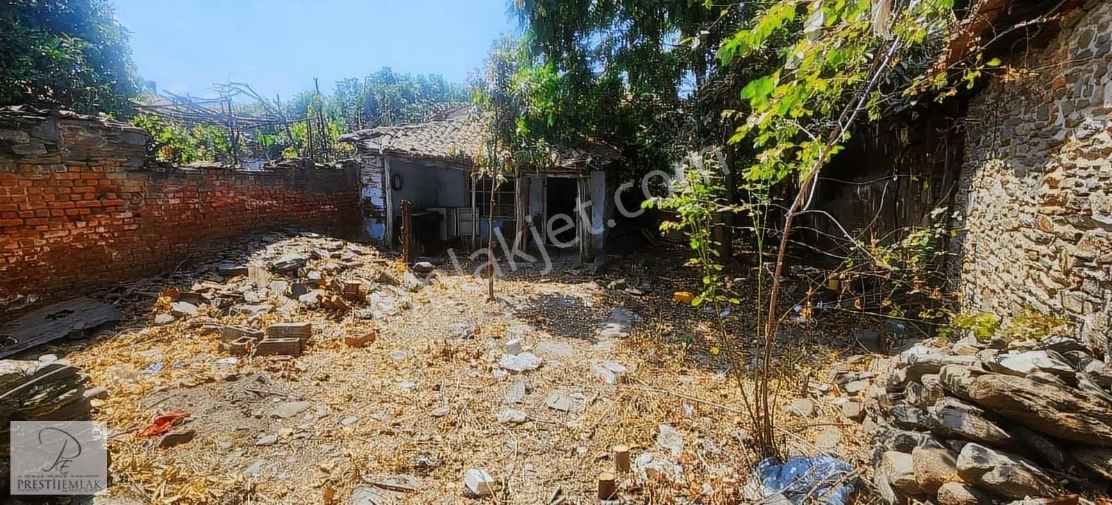 Tire Prestijden Kelepir Fiyata Çarşıya Yakın Büyük Müstakil Ev