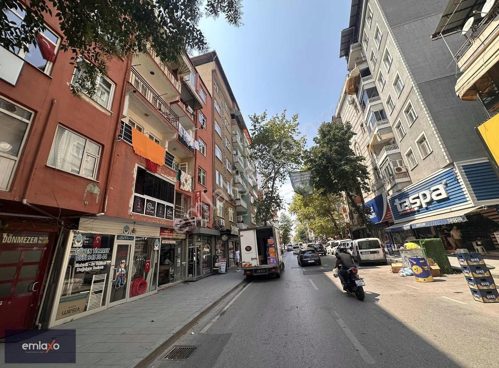 Santral Işıklarında Cadde Üstü Eşyalı Kiralık 2+1 Full 3.kat