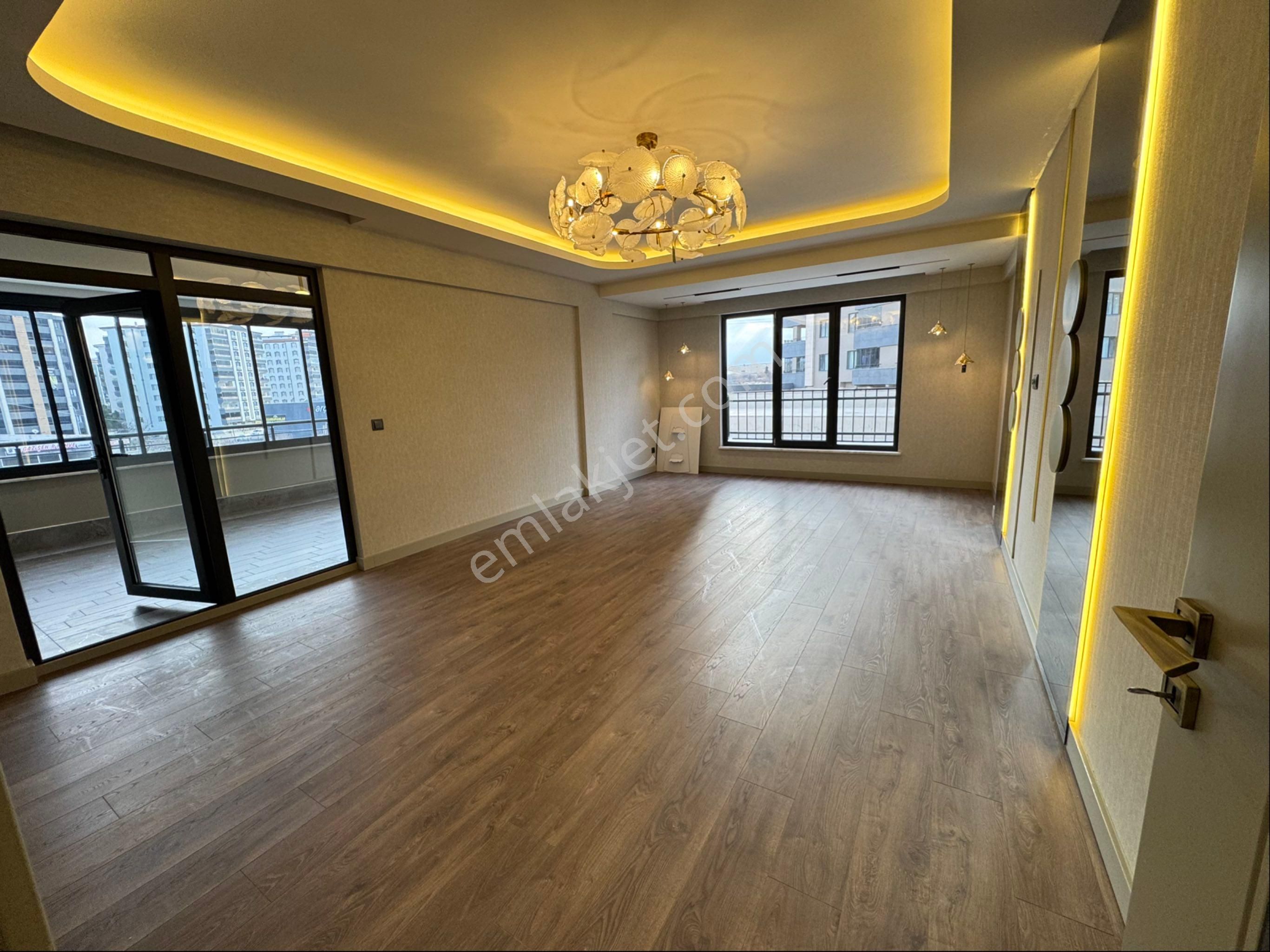 Emir Gayrimenkulden Fıstıklığın En Güzel Lokasyonunda 3.5+1 - Görsel 23