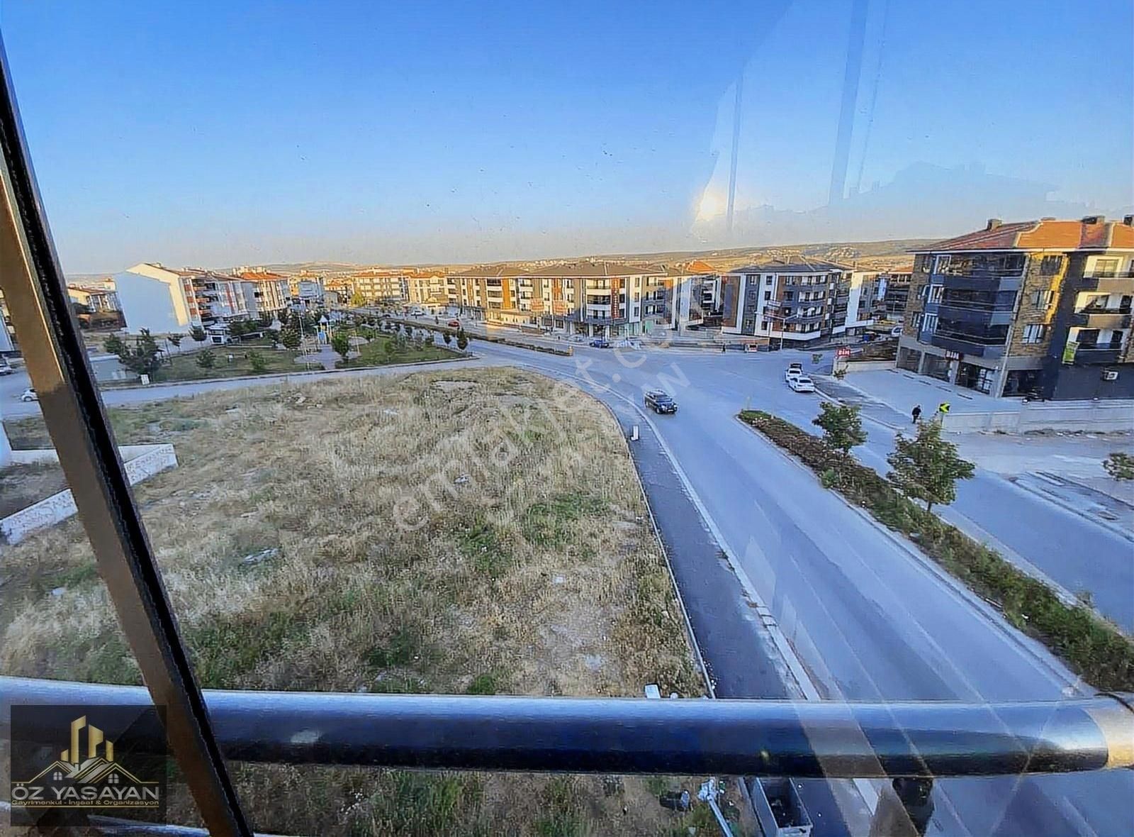 Öz Yaşayan'dan Albayrak Caddesi Üstü Manzaralı 3+1 Daire