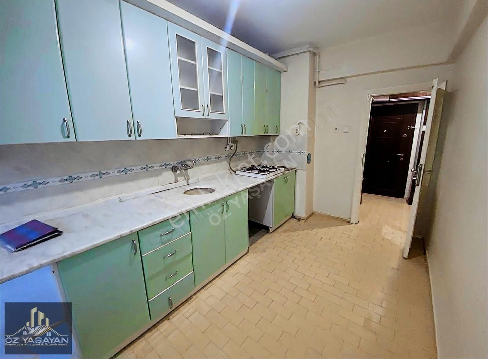 Öz Yaşayan Gayrimenkulden Ziyapaşa Cad Dibinde Kıralık 3+1 Daire