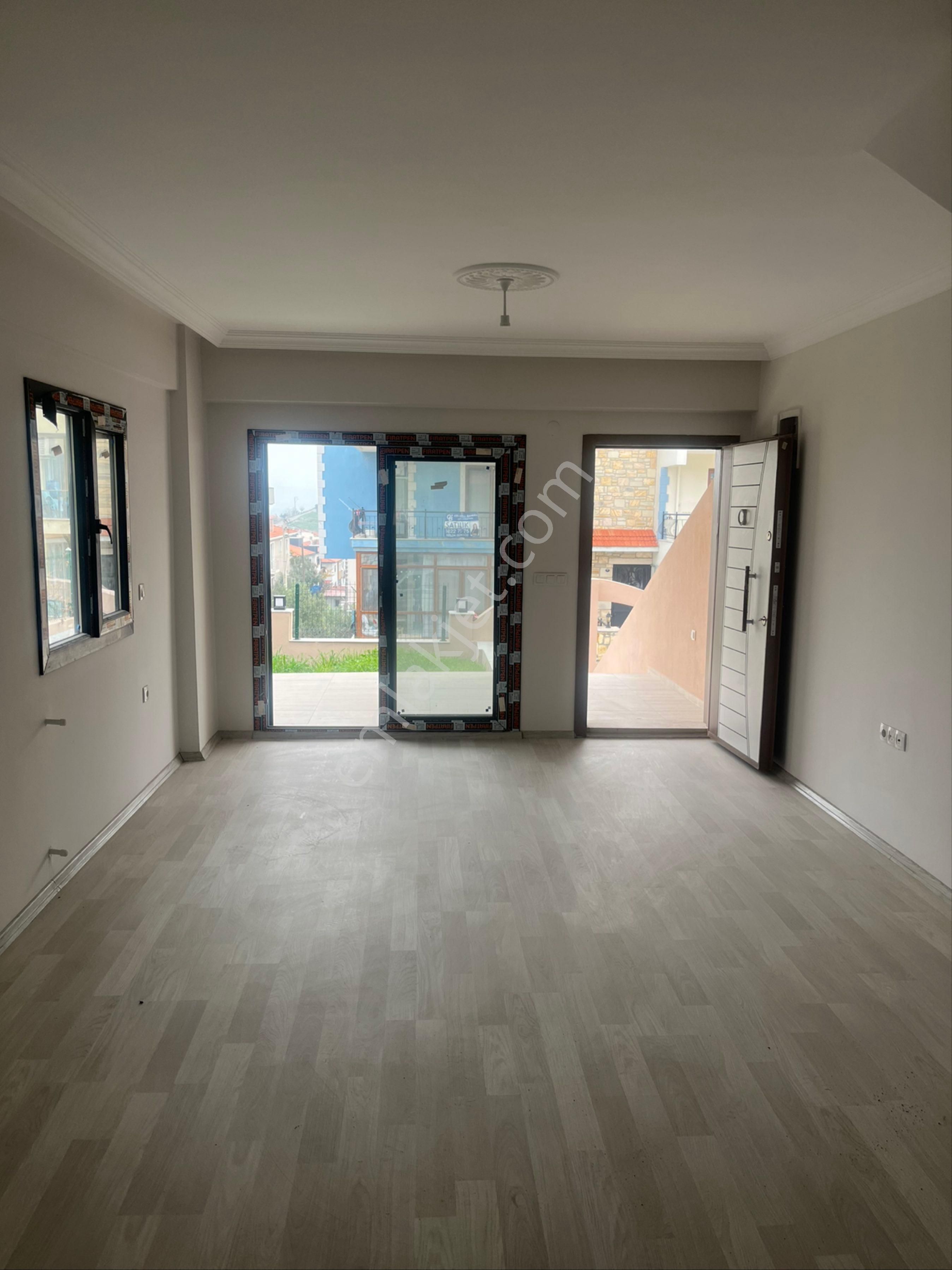 İzmir Foça Bağarası'nda Satılık Dubleks Villa