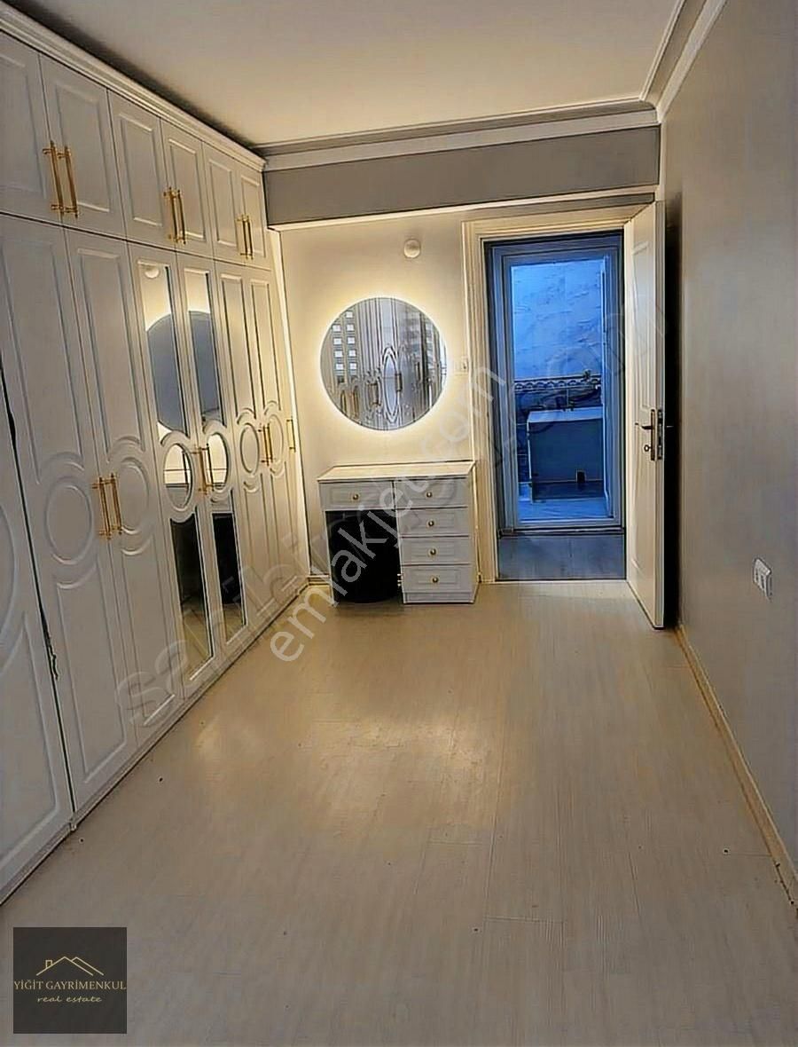 Kemalpaşa 2+1 Geniş Bahçe Katı Asansörlü Bina