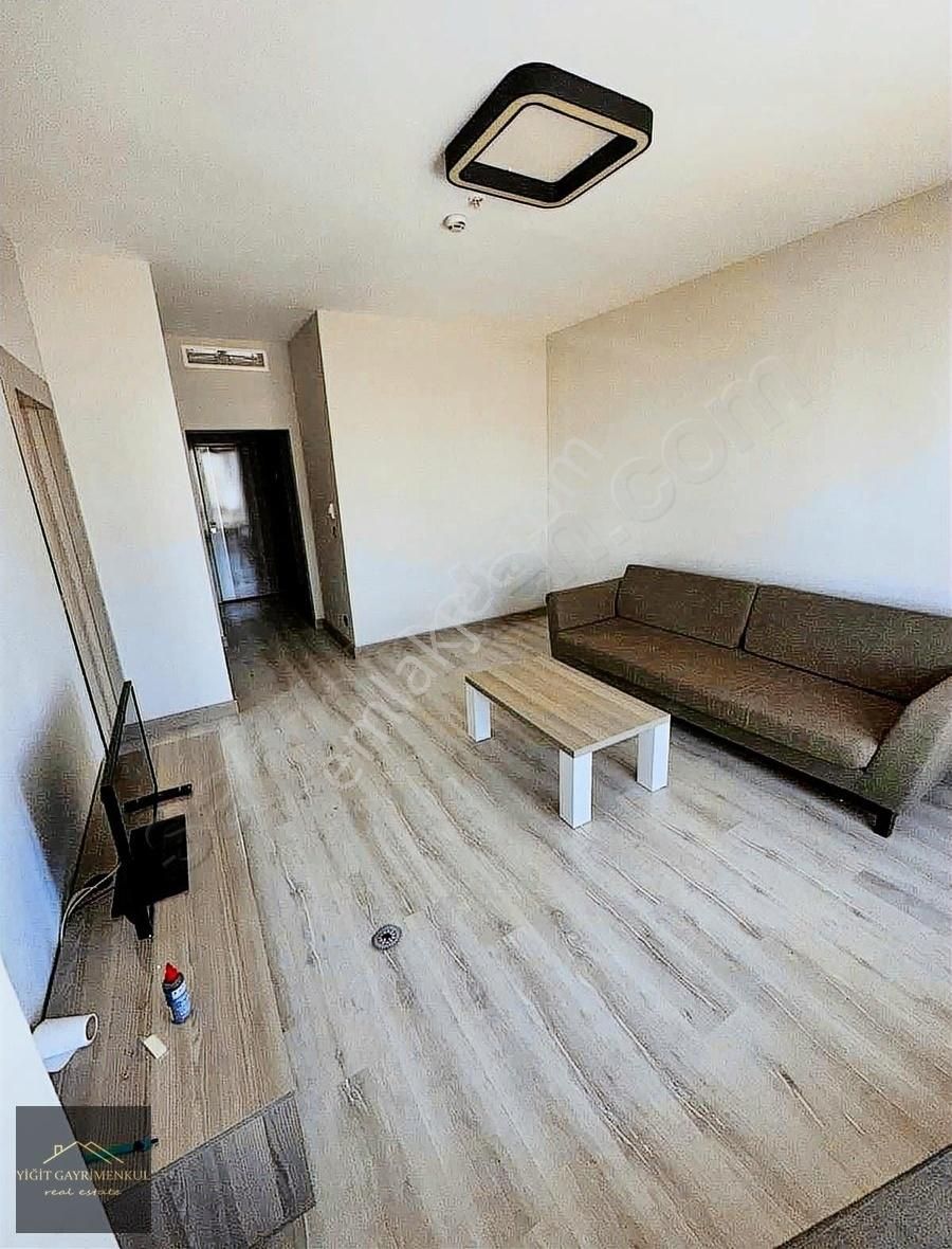 N5 Suit'te 1+1 Satılık Metrobüse Yakın Temiz Daire