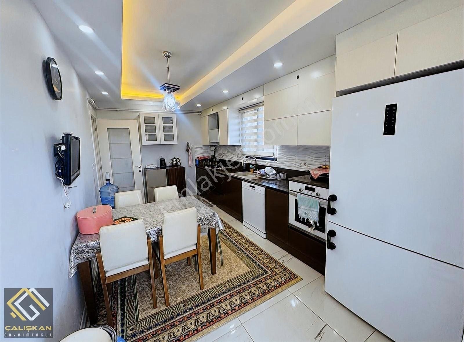 Cepheleri Açık, Geniş, Ferah, Kilerli, Ebeveyn Banyolu Daire - Görsel 5