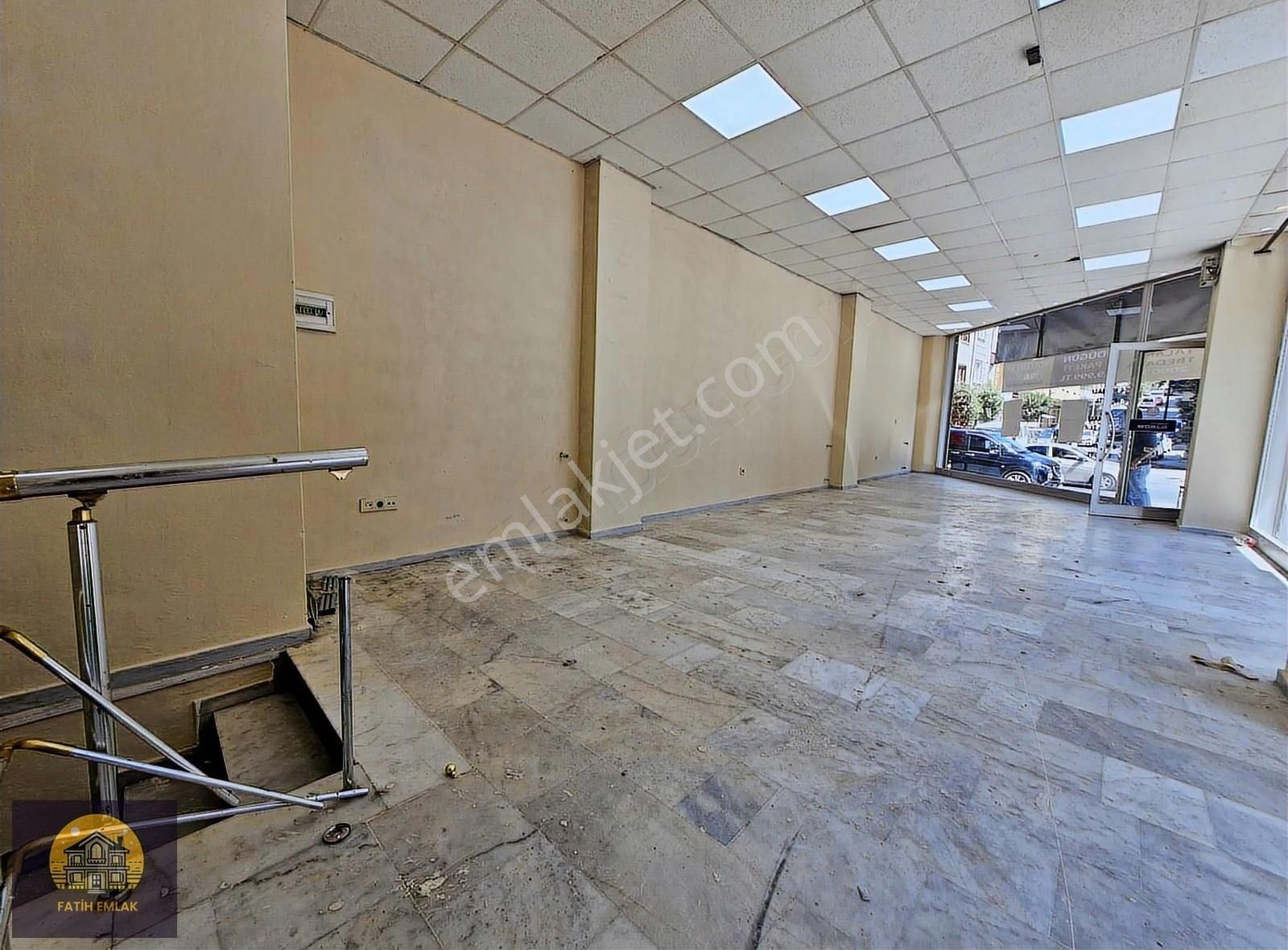Fatih Emlak Tan Cadde Üzeri Çift Kat Caddeye Köşe Kiralık Dükkan