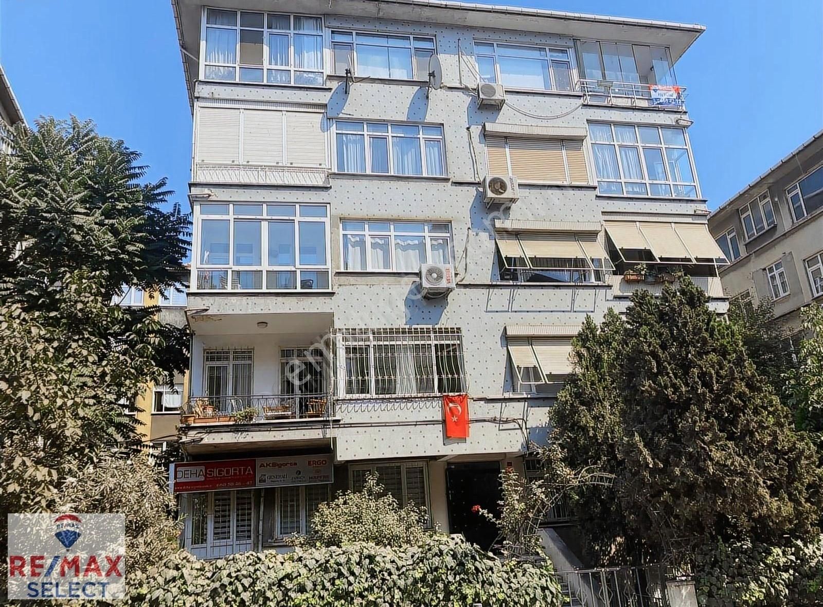 Zuhuratbaba Yücetarla Cadde Üzeri 3+1 Satılık Daire