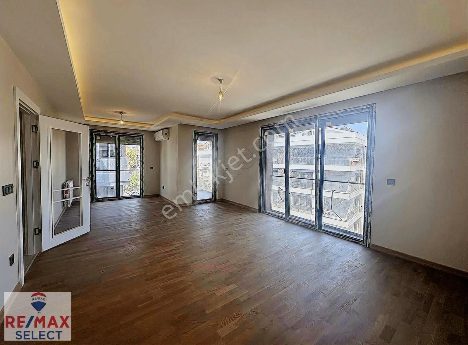 Yeşilköy Sahilde Satılık Sıfır En Üst Kat 3+1 Daire - Görsel 2