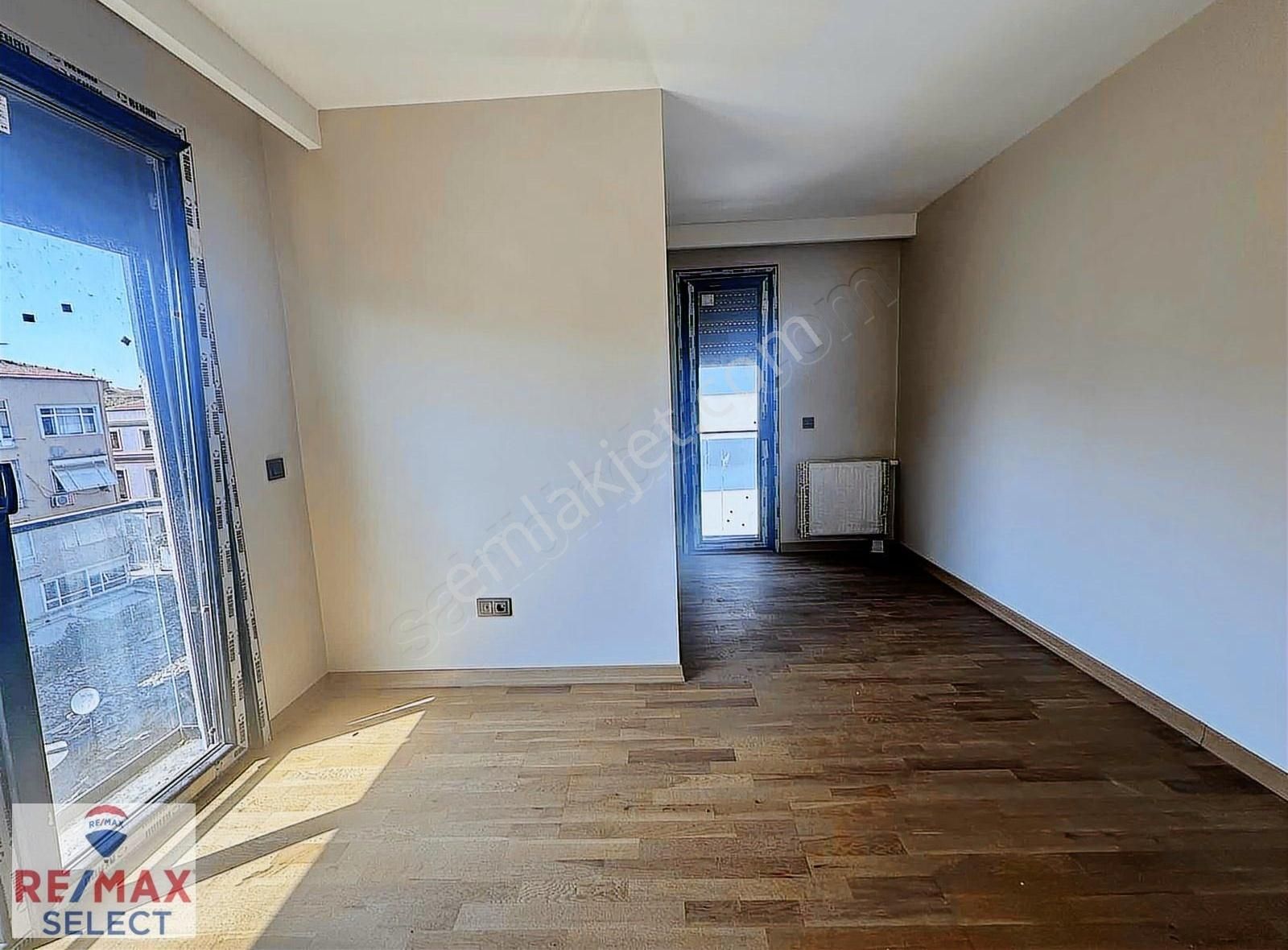 Yeşilköy Sahilde Satılık Sıfır En Üst Kat 3+1 Daire - Görsel 19