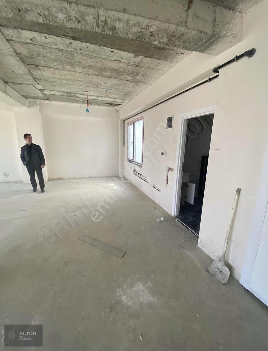 Avcıların En İşlek Caddesinde Kiralık İş Yeri