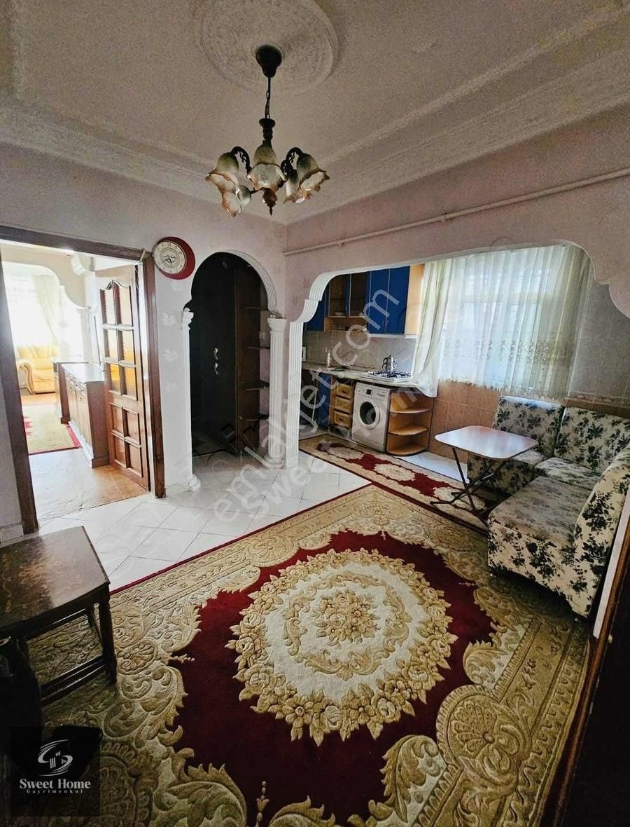 Şirinevler Metro Ve Metrobüse Yakın Eşyalı Kiralık 2+1 Daire!
