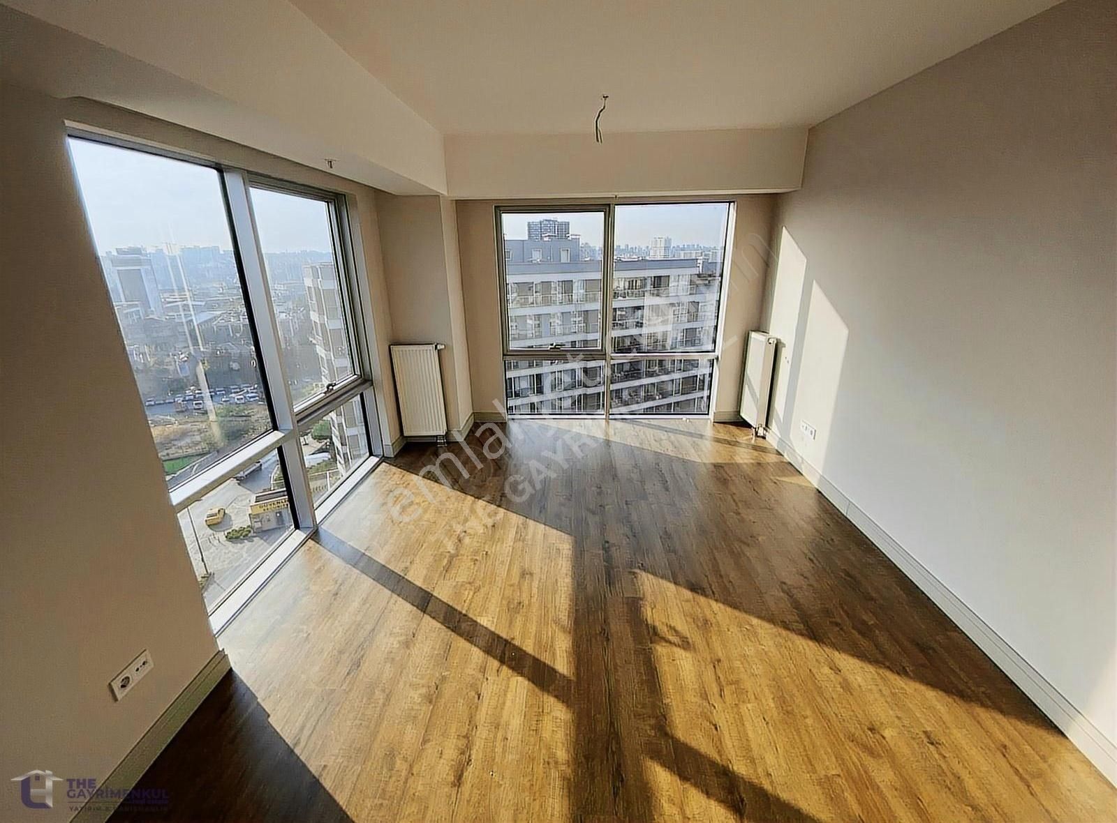 Suryapı Corridor'da Satılık 2+1 102m2 Köşe Daire 5. Kat Kiracılı