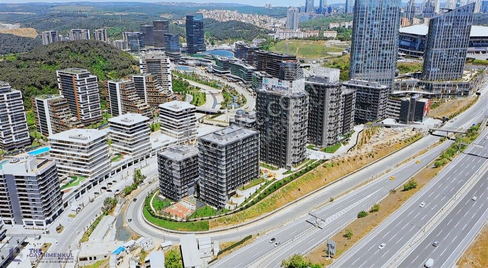 Vadistanbul Avangart Sitesi Kiralık 1+1 78 M2 Daire