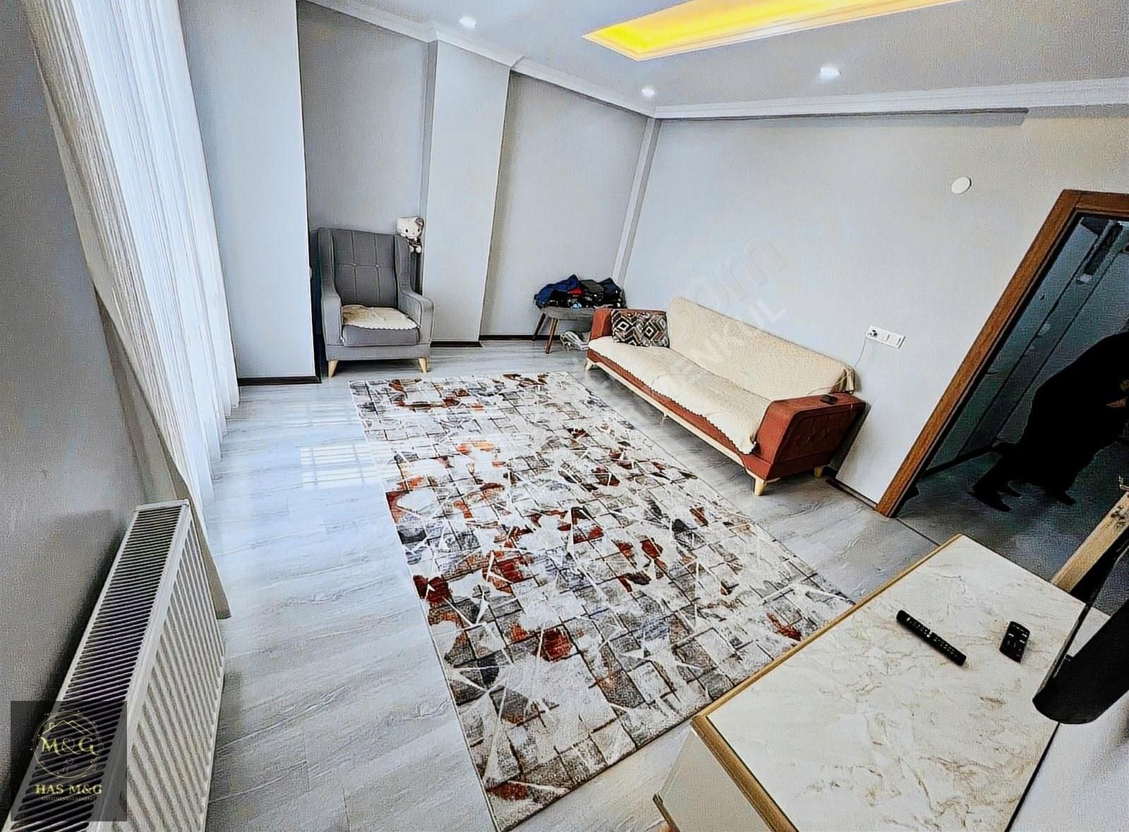 Merkezde Cam Balkonlu Harika Lüks 2+1 Arakat Daire