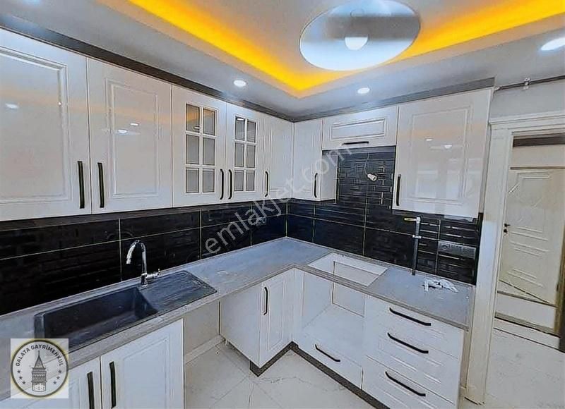 Konak Mahallesinde 2+1 Kapalı Mutfak Lüks Daire - Görsel 24