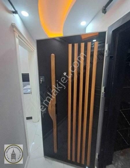 Konak Mahallesinde 2+1 Kapalı Mutfak Lüks Daire