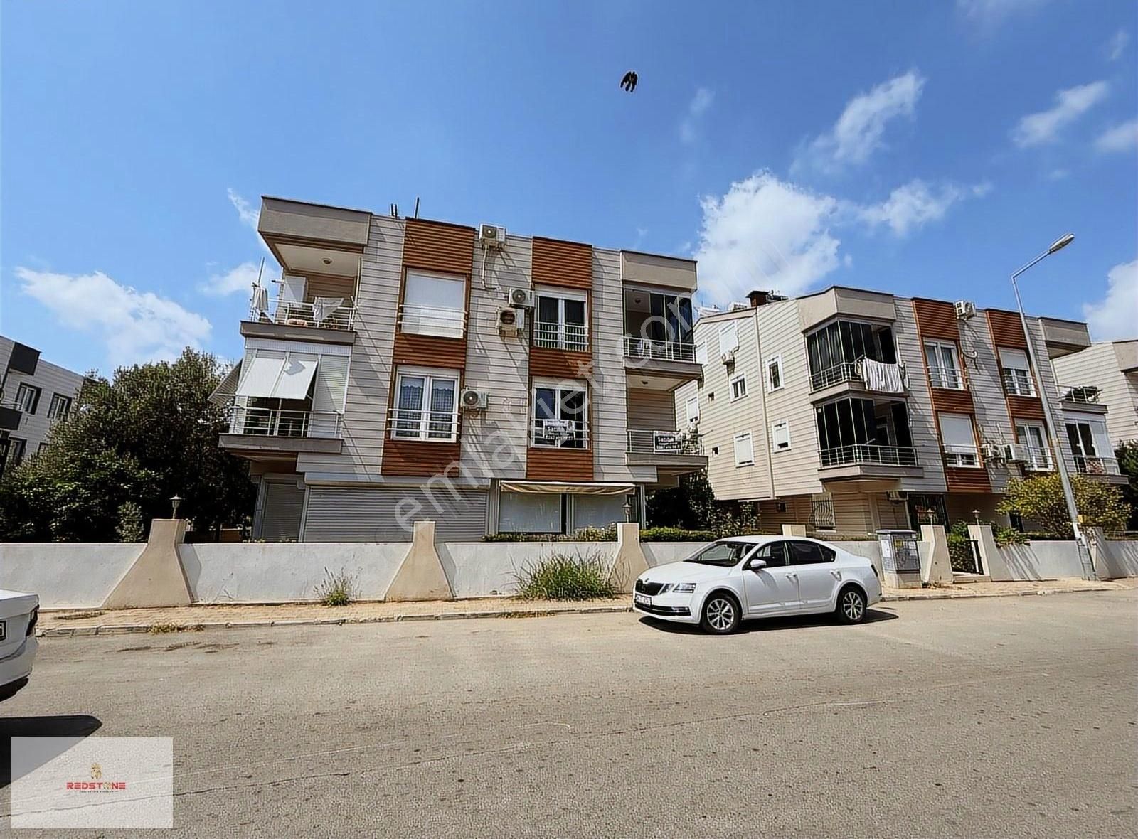 Güzeloba'nın Merkezinde 2+1 Satılık Daire