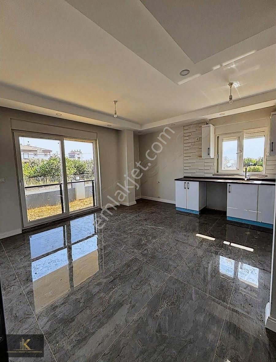 Döşemealtı Bahçeyakada Havuzlu Site İçerisinde 1+1 Sıfır Daire