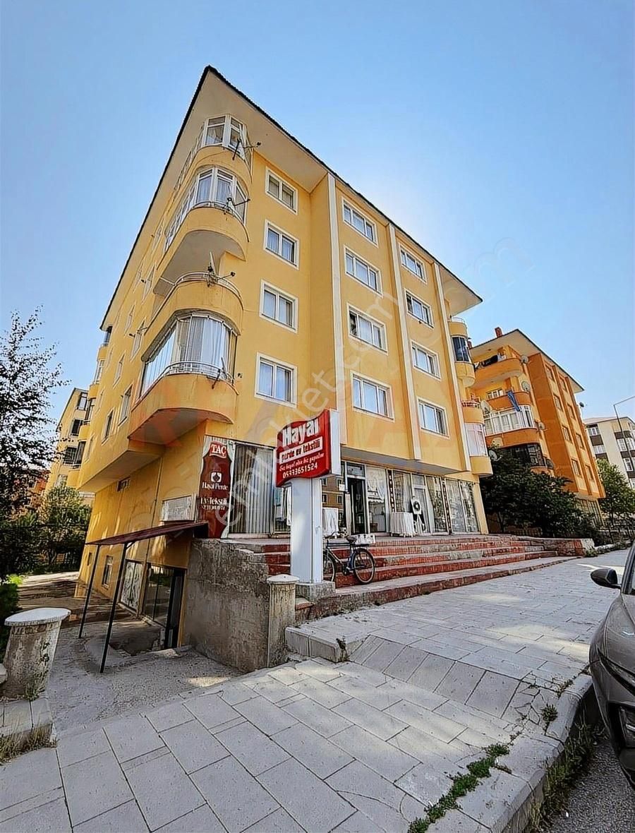 Re/max Kırmızı'dan Erzurum Dadadşkent'te Satılık 3+1 Daire