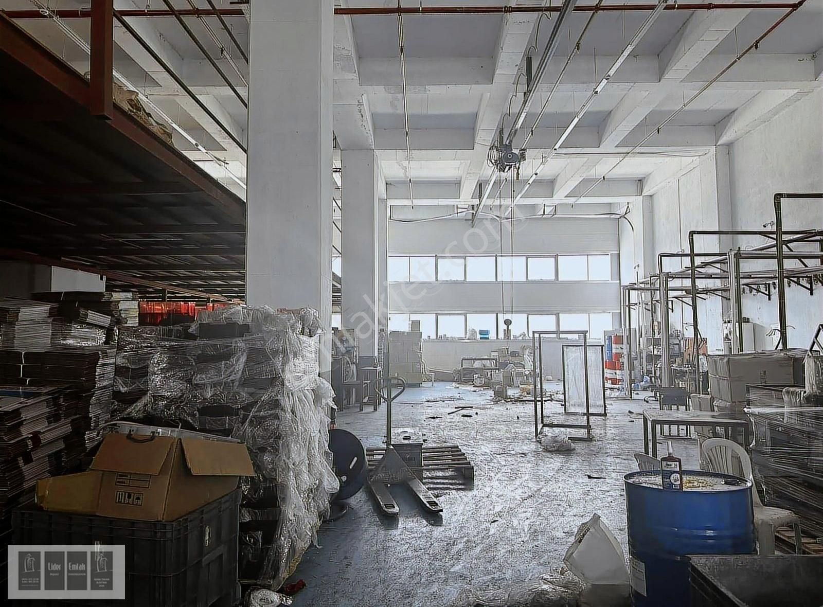 İkitelli Org Sanayi İpkas Sitesinde Kiralık 1000 M2 İş Yeri
