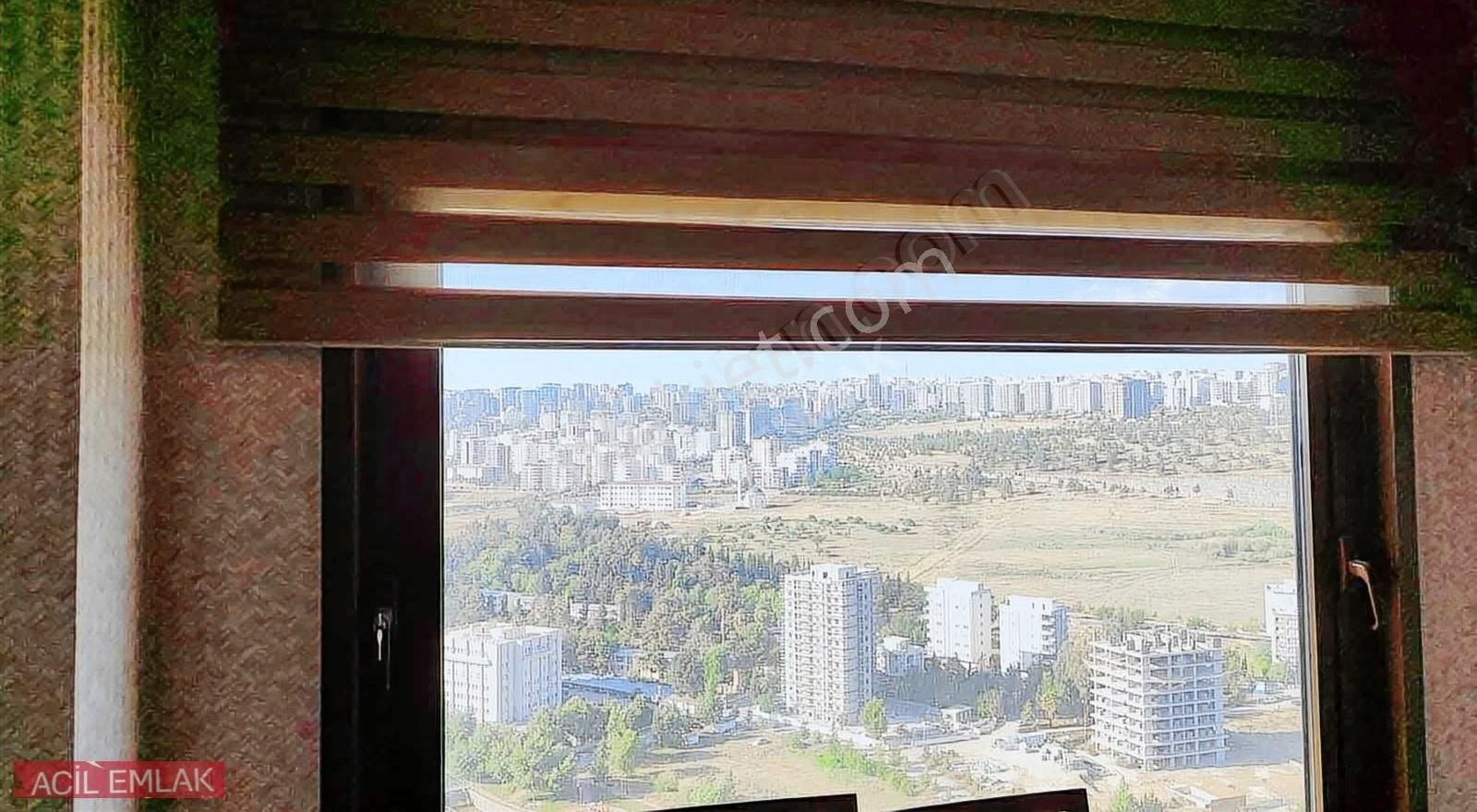 Acil Emlak'tan Esentepe'de 6 Odalı Satılık Tekli Daire