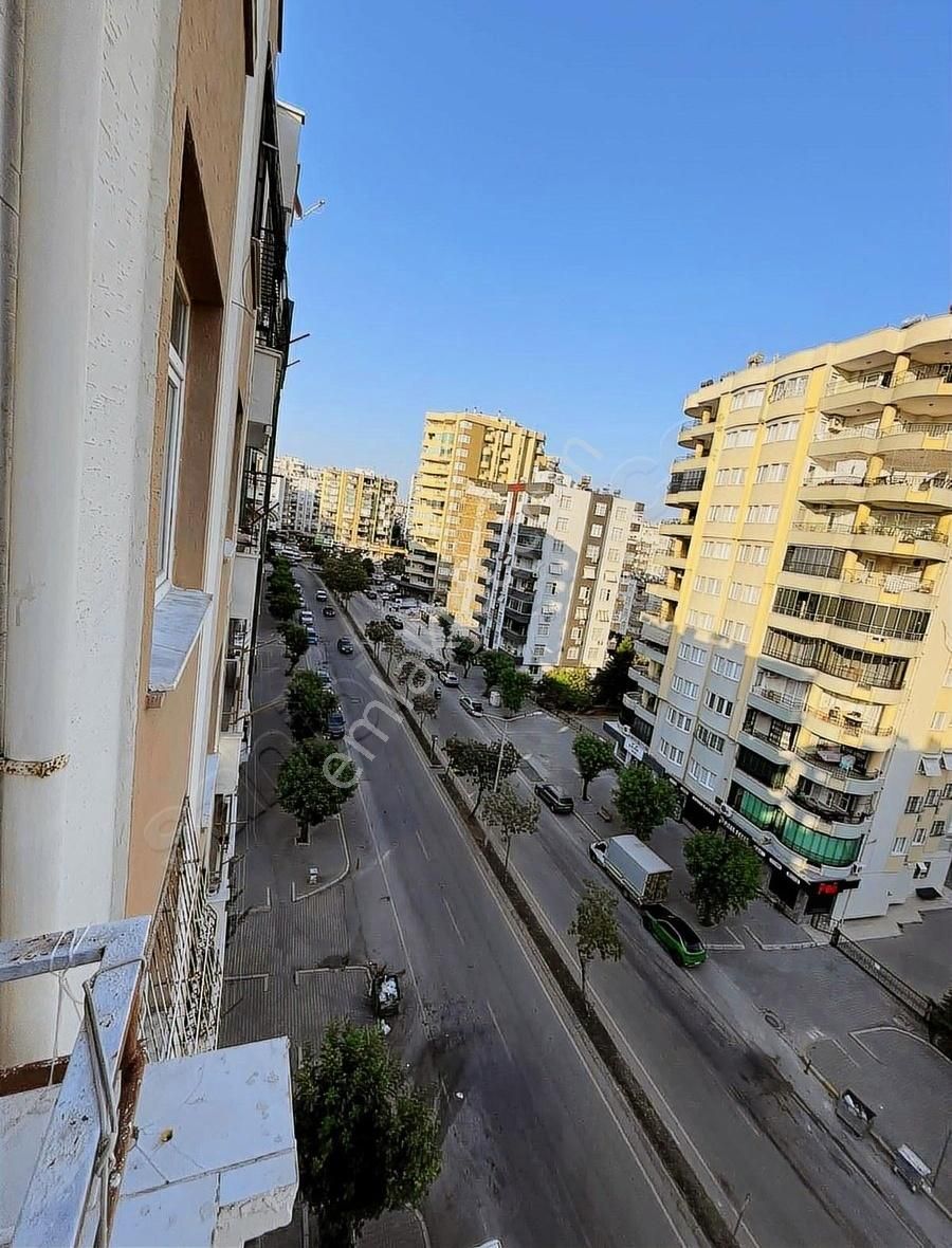 Kenn Evrn Semt Pazrı Civrı Hasrsz 3₺1 Kaplı Mutfk Doğlgzlı Daire