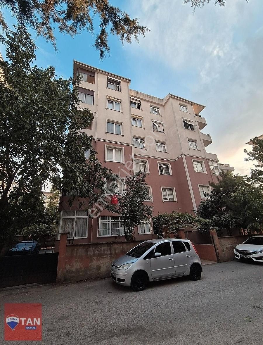 Kartal Esentepe E5 E Yakın Konumda Satılık 3+1 Daire