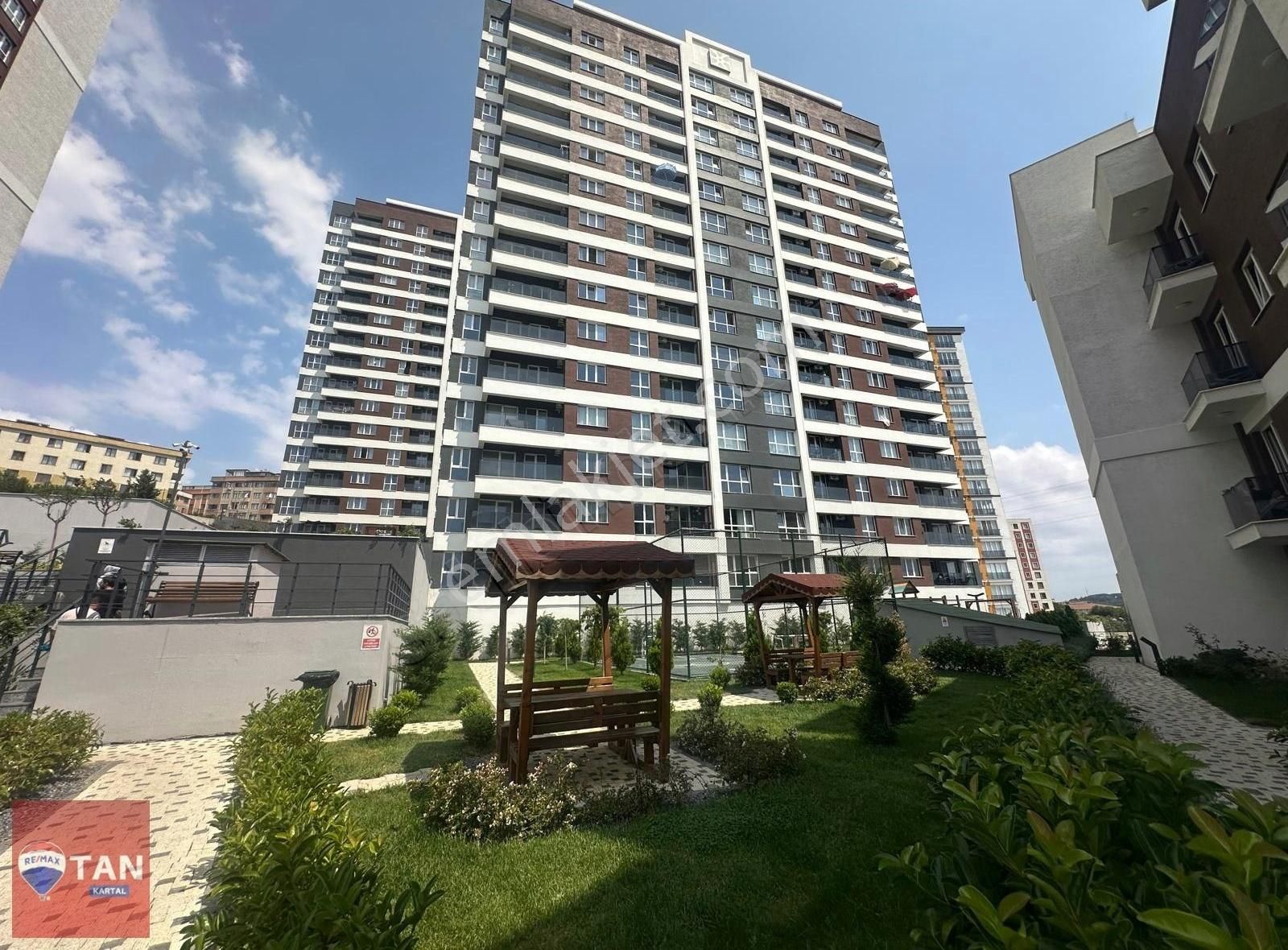 Ells Kartal Site İçi Güvenlikli 2+1 Geniş Tip Satılık Daire