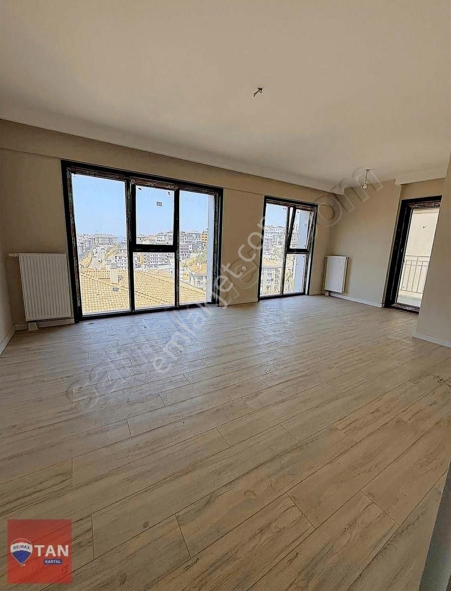 Remax Tan Kirazlıtepe Toki Konutlarında Ön Cephe Geniş 2+1