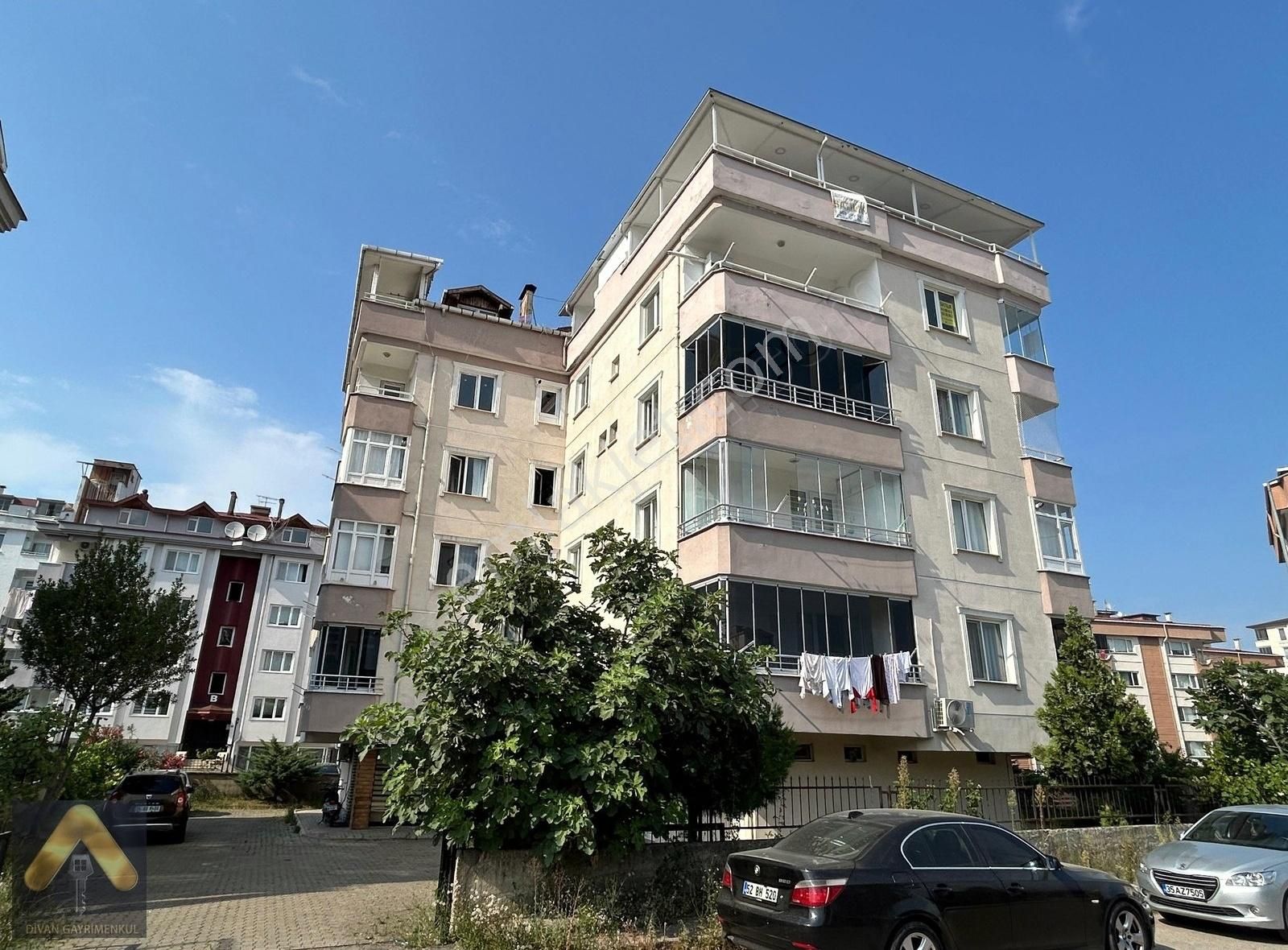 Divan Gayrimenkul Karapınar Mah. 155m2 3+1 !!