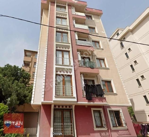 Kartal Yalı Mh De Topselvi Cadde Paralelinde Kullanışlı 2+1