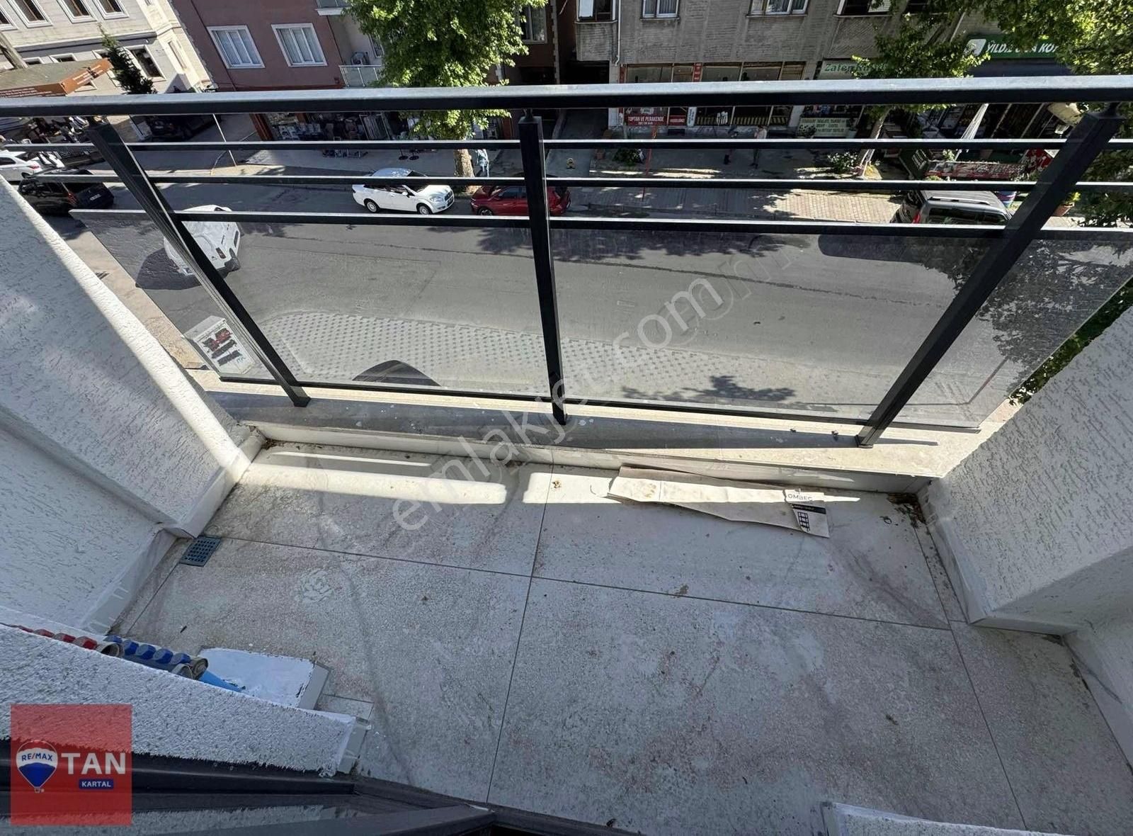 Kartal Yalı Mh Ana Cadde Üzerinde Ara Kat Sıfır 3+1 Daire