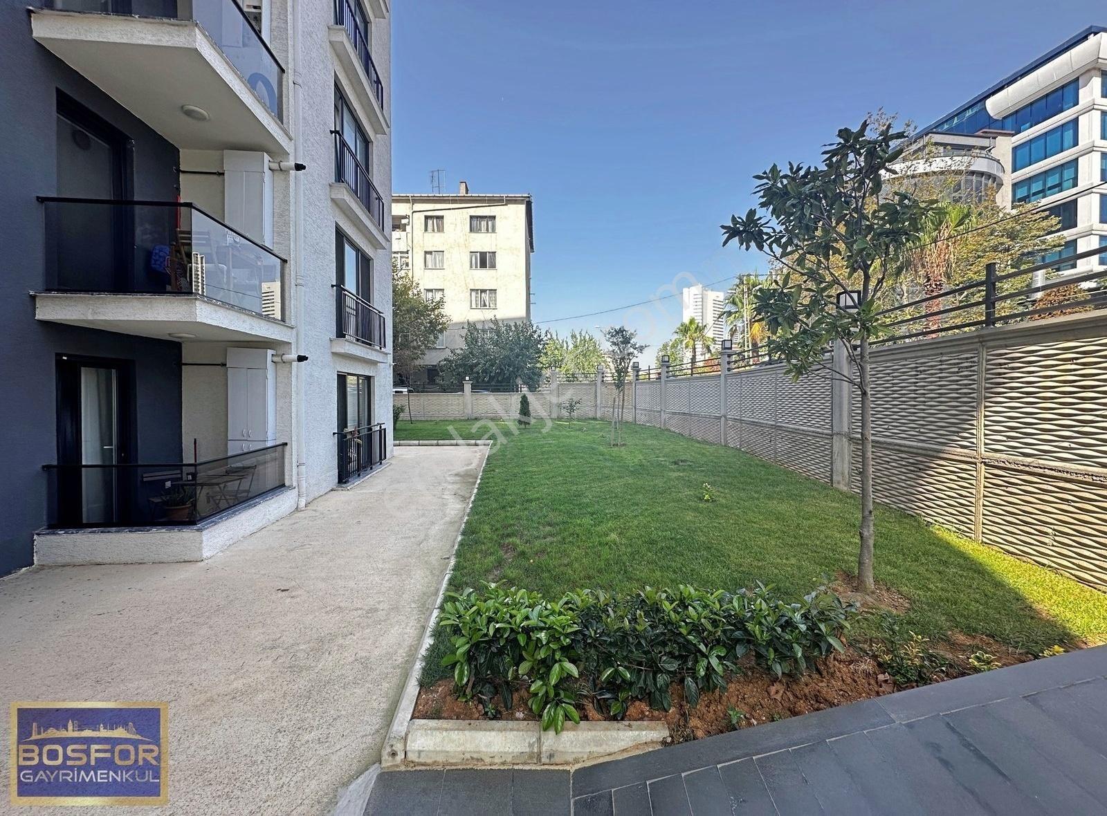 Pendik Satılık 3+1 Kya Bahçe Deniz Manzaralı Balkonlu