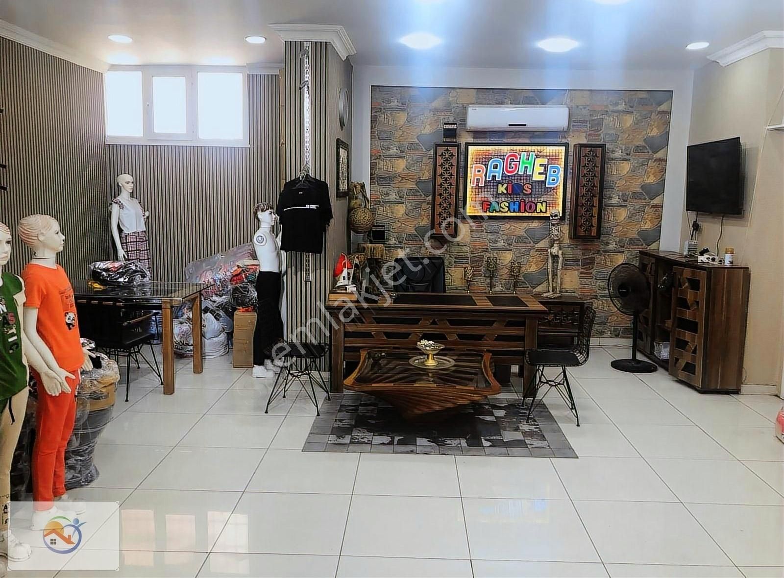 Tomurcuk Sokakta Kiralık Dükkan