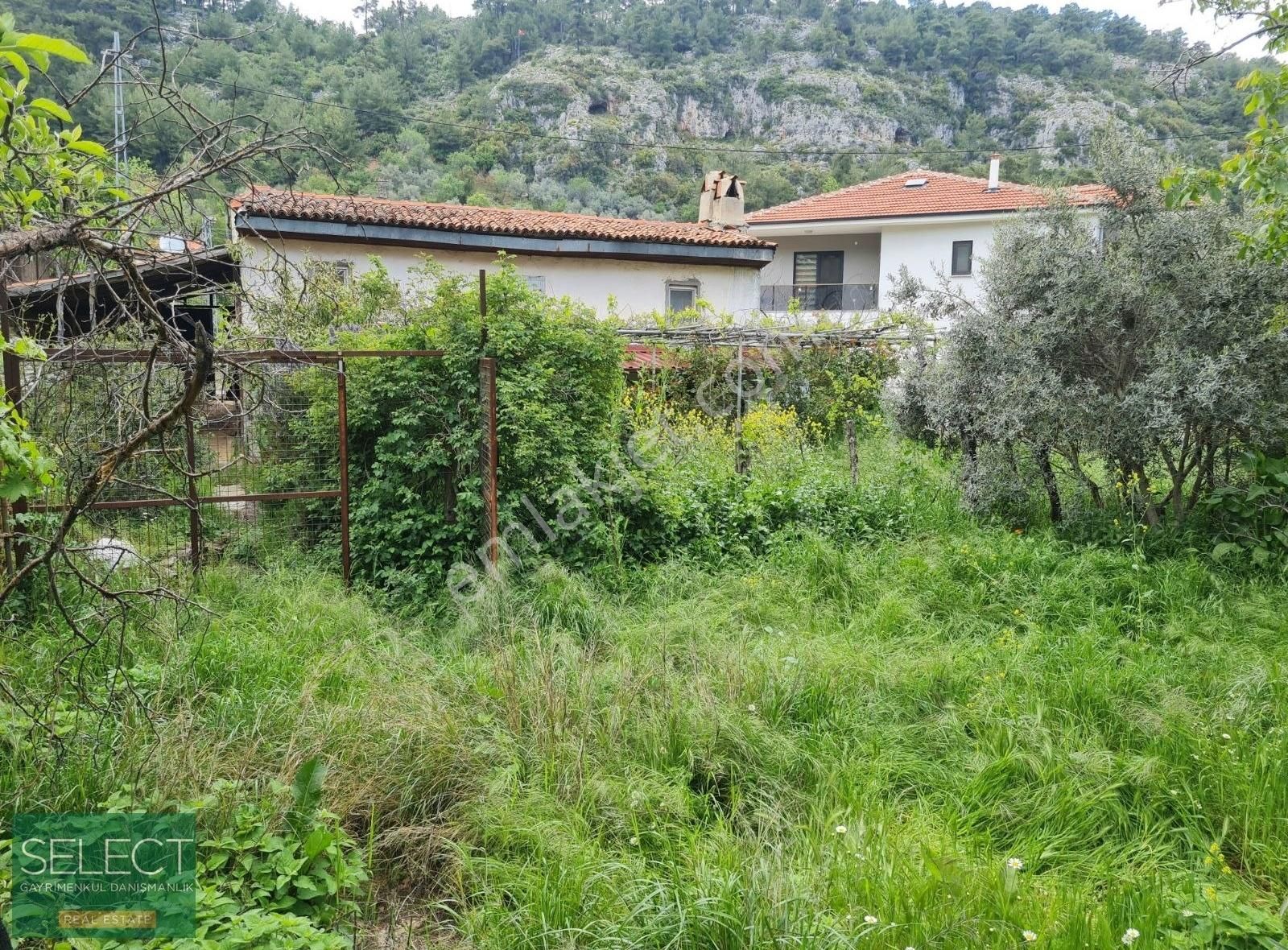 Muğla Menteşe Kuyucak'ta 610 M² Arsa İçinde Satılık Köy Evi