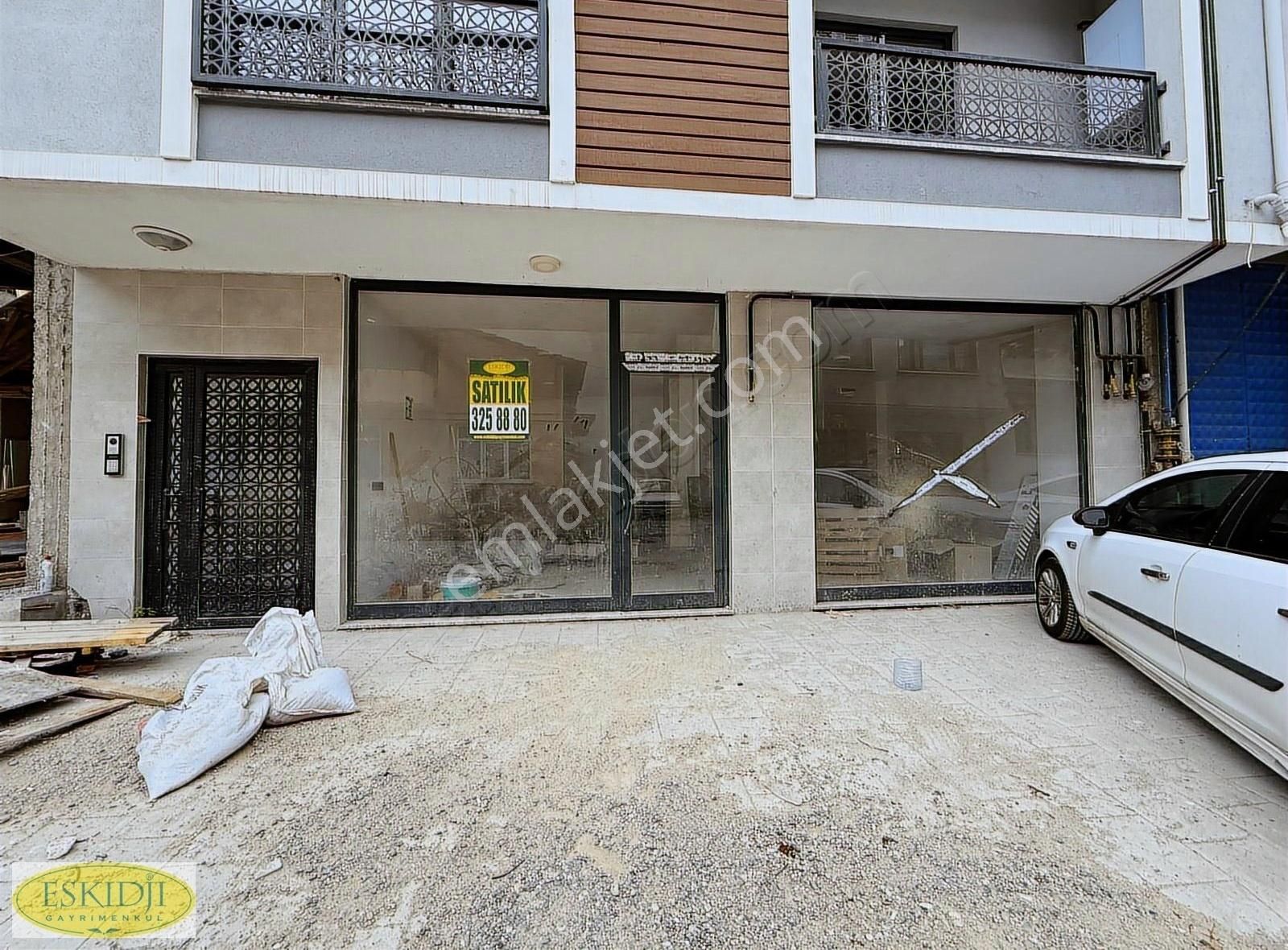 Eskidjiden Harika Konumlu 0 Binada İskanı Alınmış Satılık Dükkan