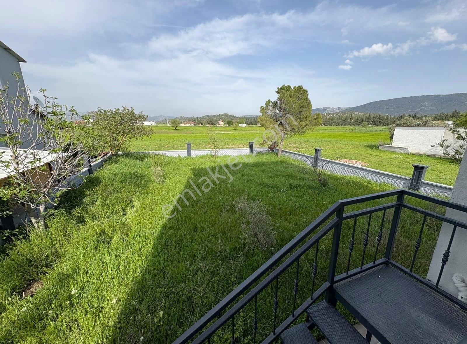 Bağdemağcı Mahallesinde Yazlık Villa - Görsel 17