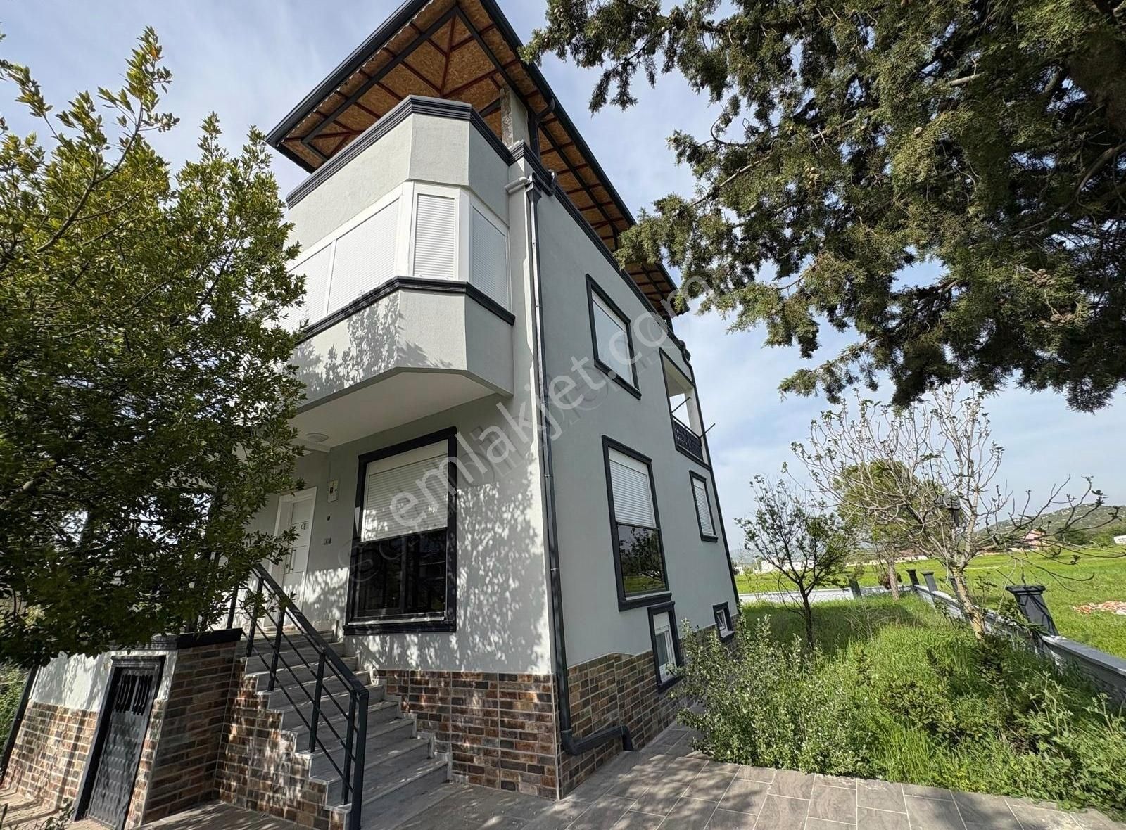 Bağdemağcı Mahallesinde Yazlık Villa - Görsel 14