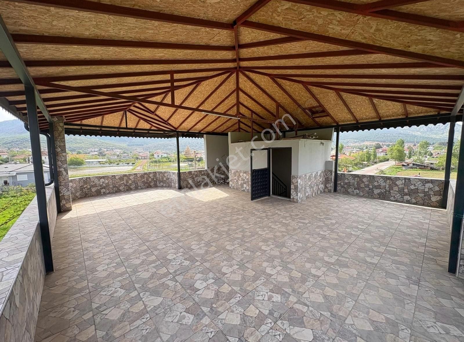 Bağdemağcı Mahallesinde Yazlık Villa - Görsel 19