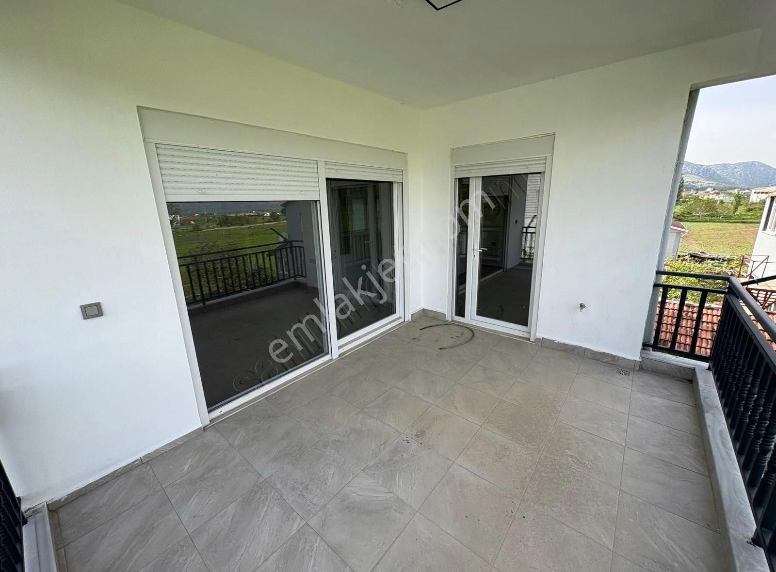 Bağdemağcı Mahallesinde Yazlık Villa - Görsel 21