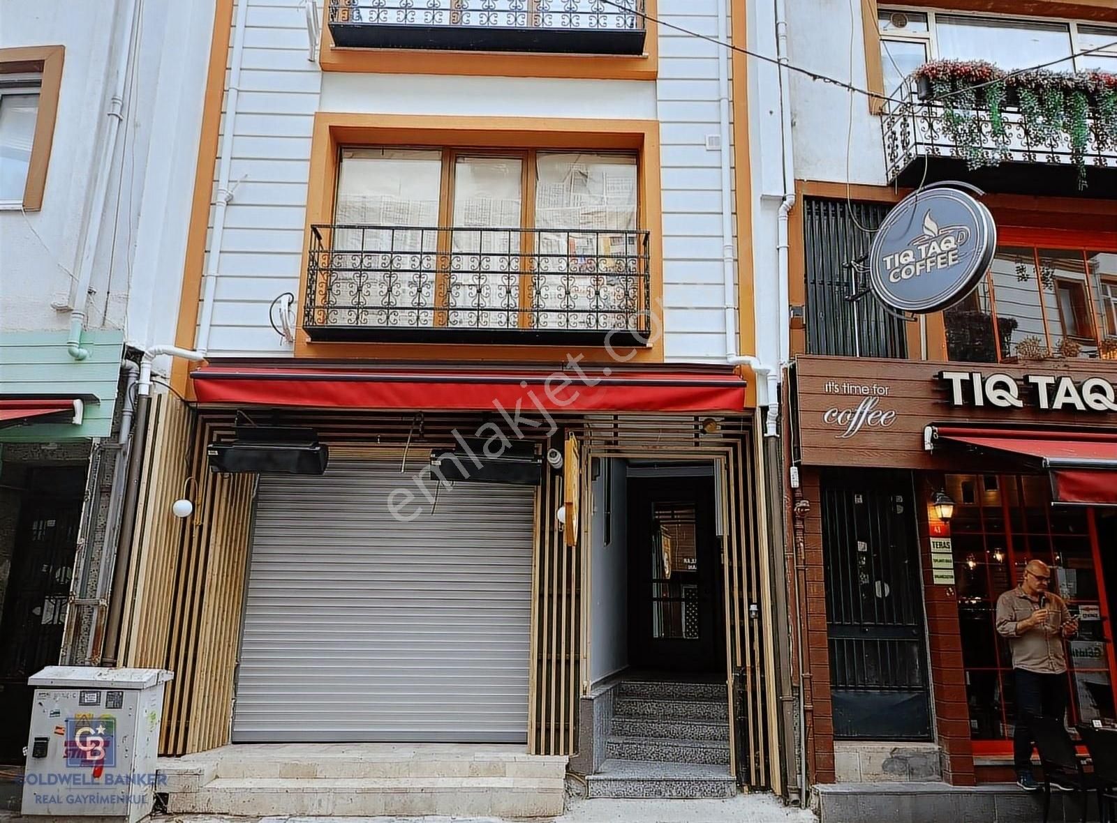 Üsküdar Uncular'da Teraslı Kiralık 1+1 Ofis/home Ofis