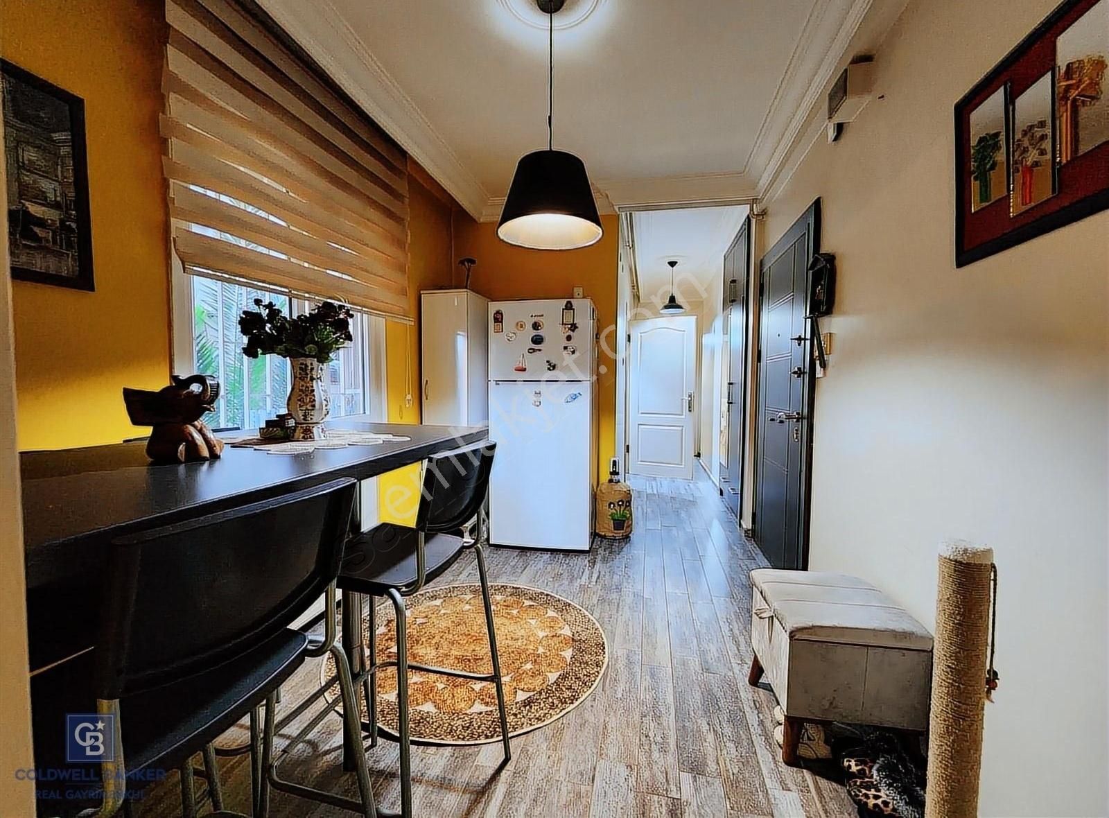 Maltepe Sahilde Mükemmel Konumda 2+1 Ters Dubleks Daire Net 85m²
