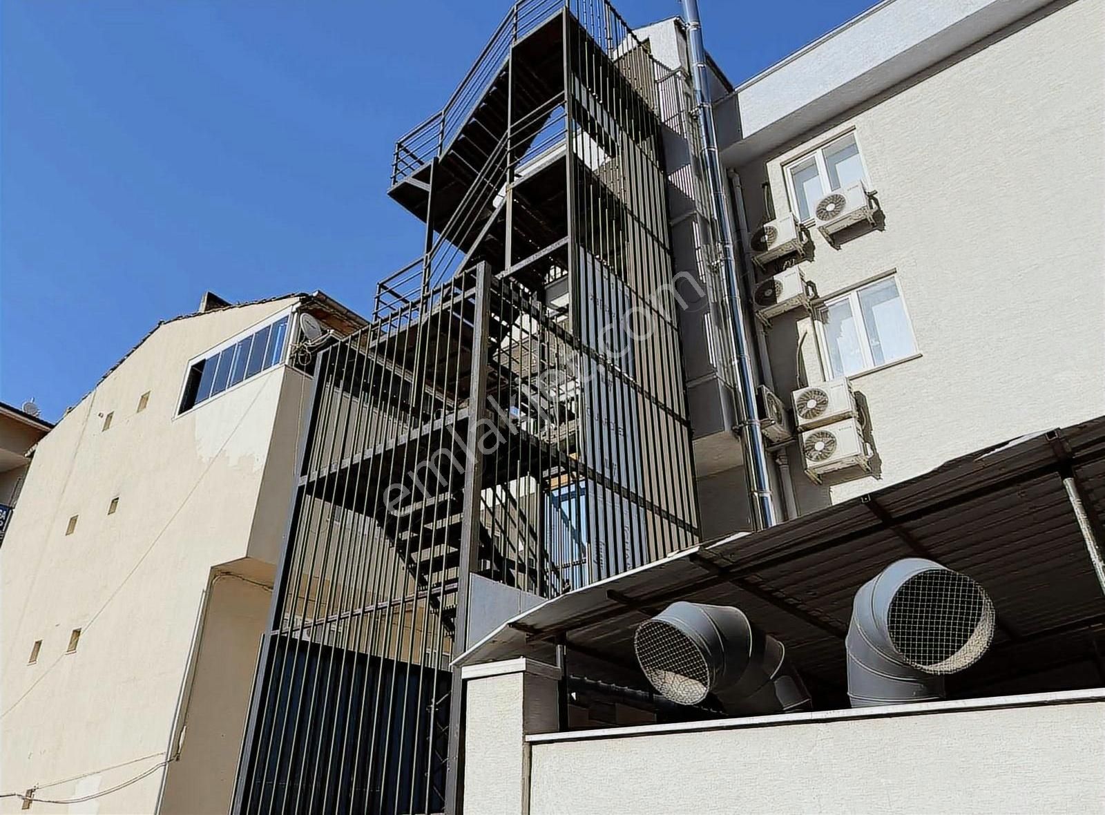 Fsm Bulvarına 2 Dk Mesafede Satılık / Kiralık Komple Bina - Görsel 10